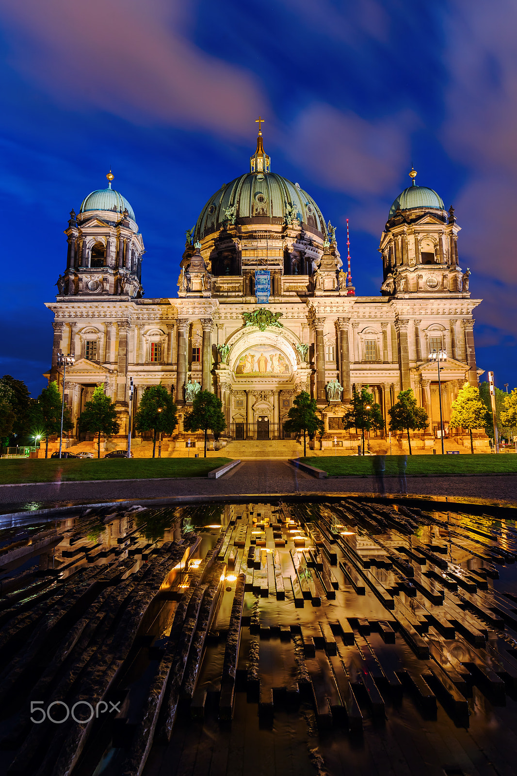 Canon EOS 5D Mark II + Sigma 20mm F1.4 DG HSM Art sample photo. Berlin cathedral photography