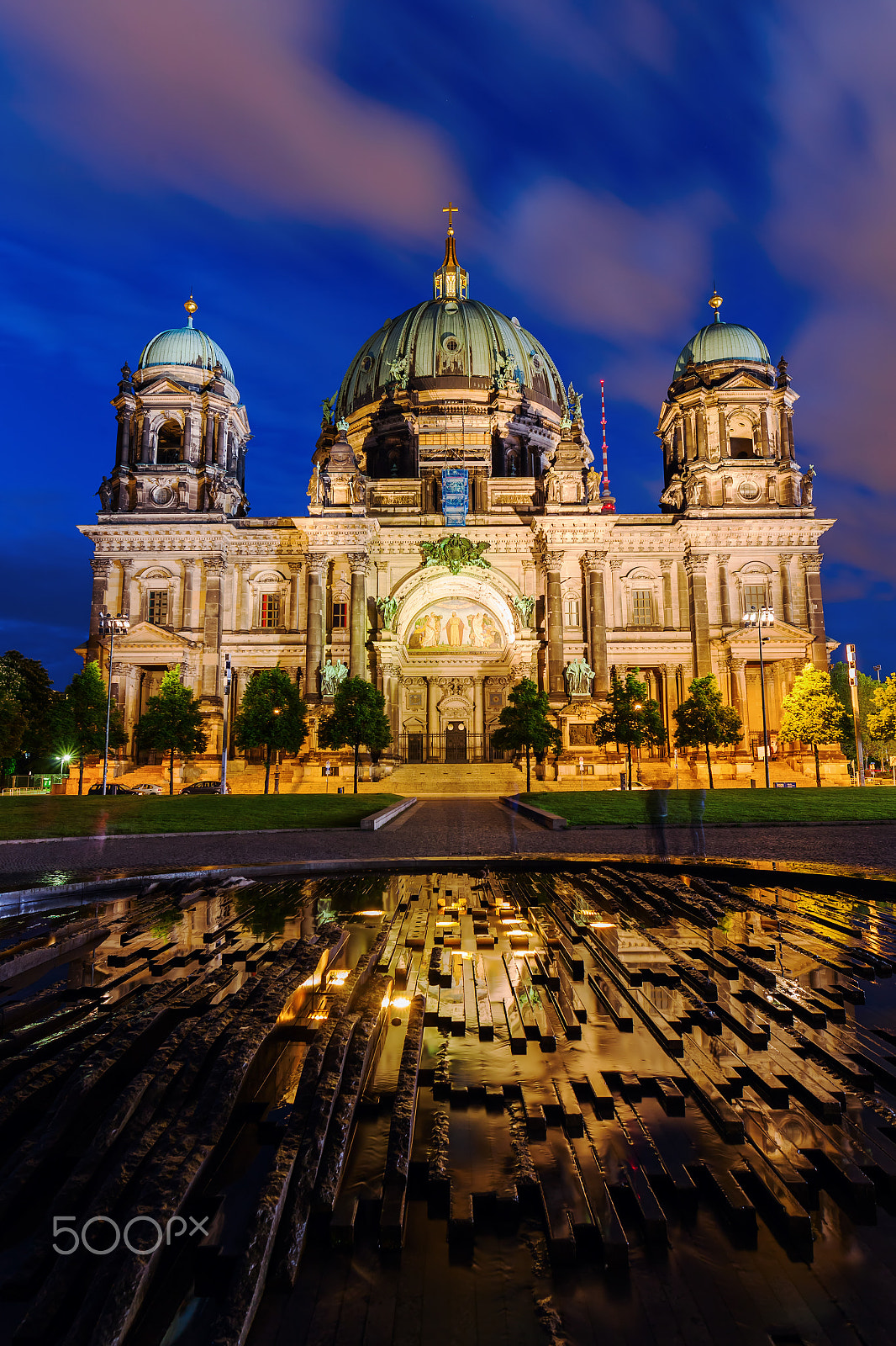 Sigma 20mm F1.4 DG HSM Art sample photo. Berlin cathedral photography