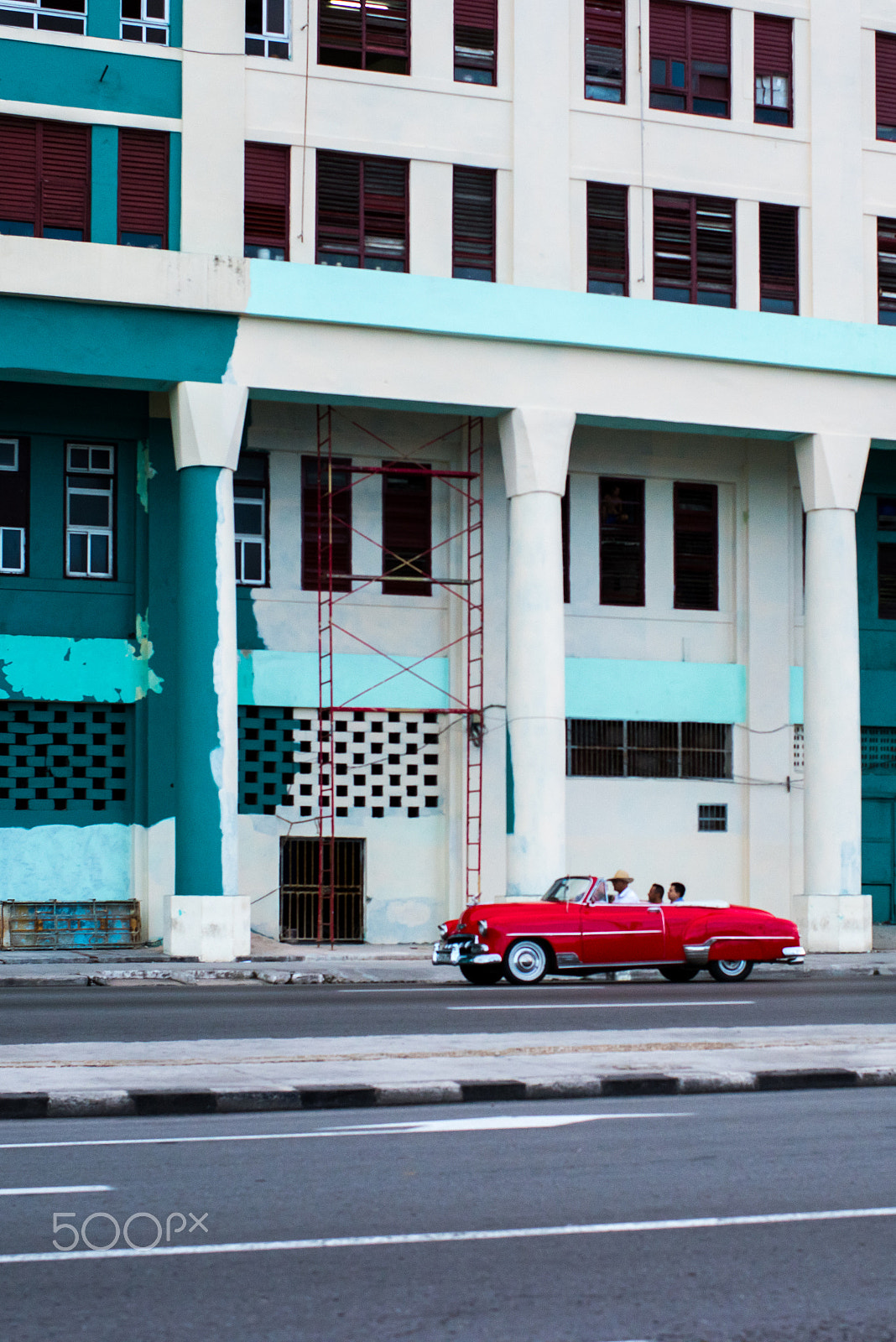 Nikon D810 sample photo. Driving past el malecon photography