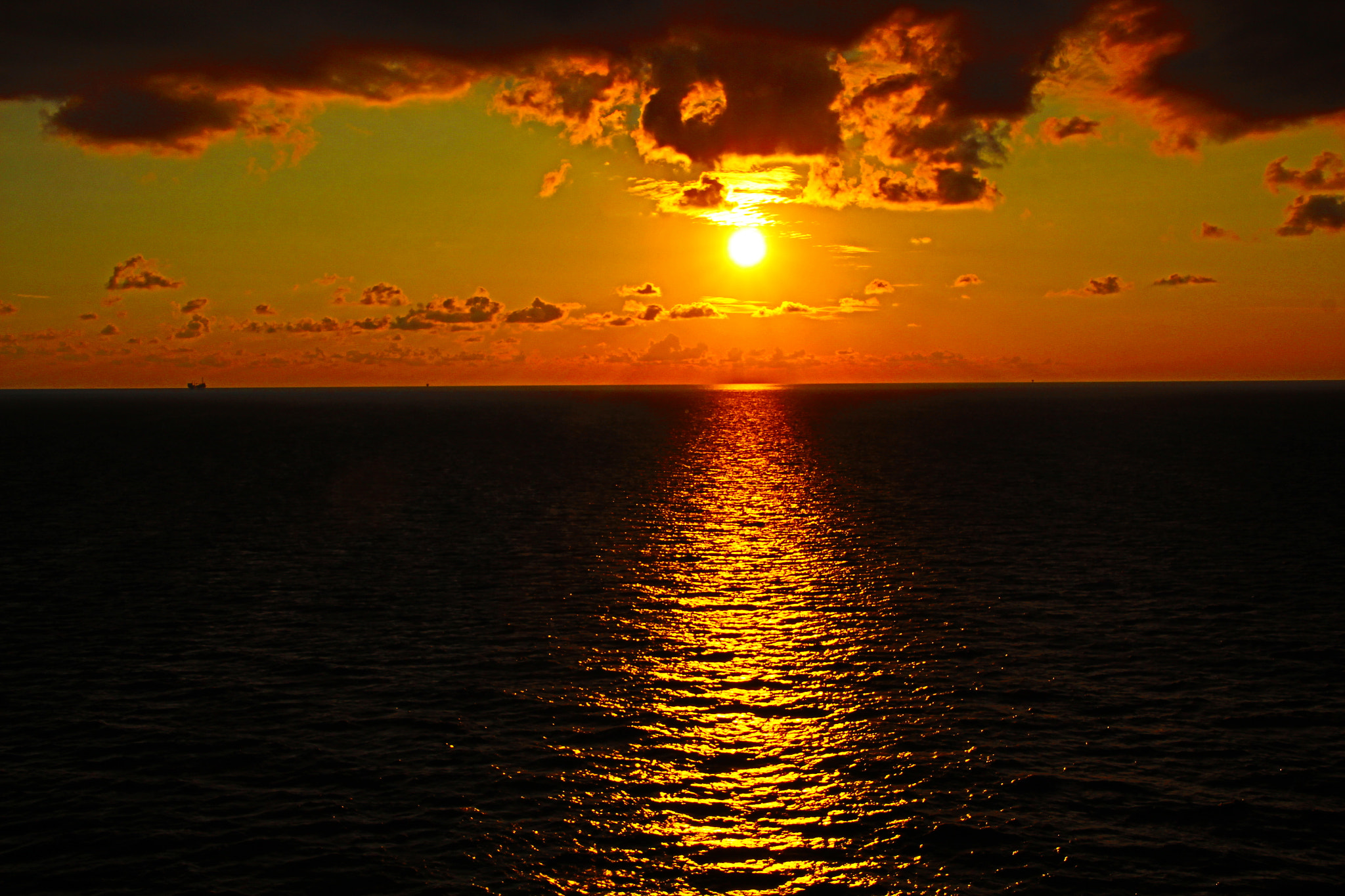 Canon EOS 650D (EOS Rebel T4i / EOS Kiss X6i) sample photo. Sunset photography