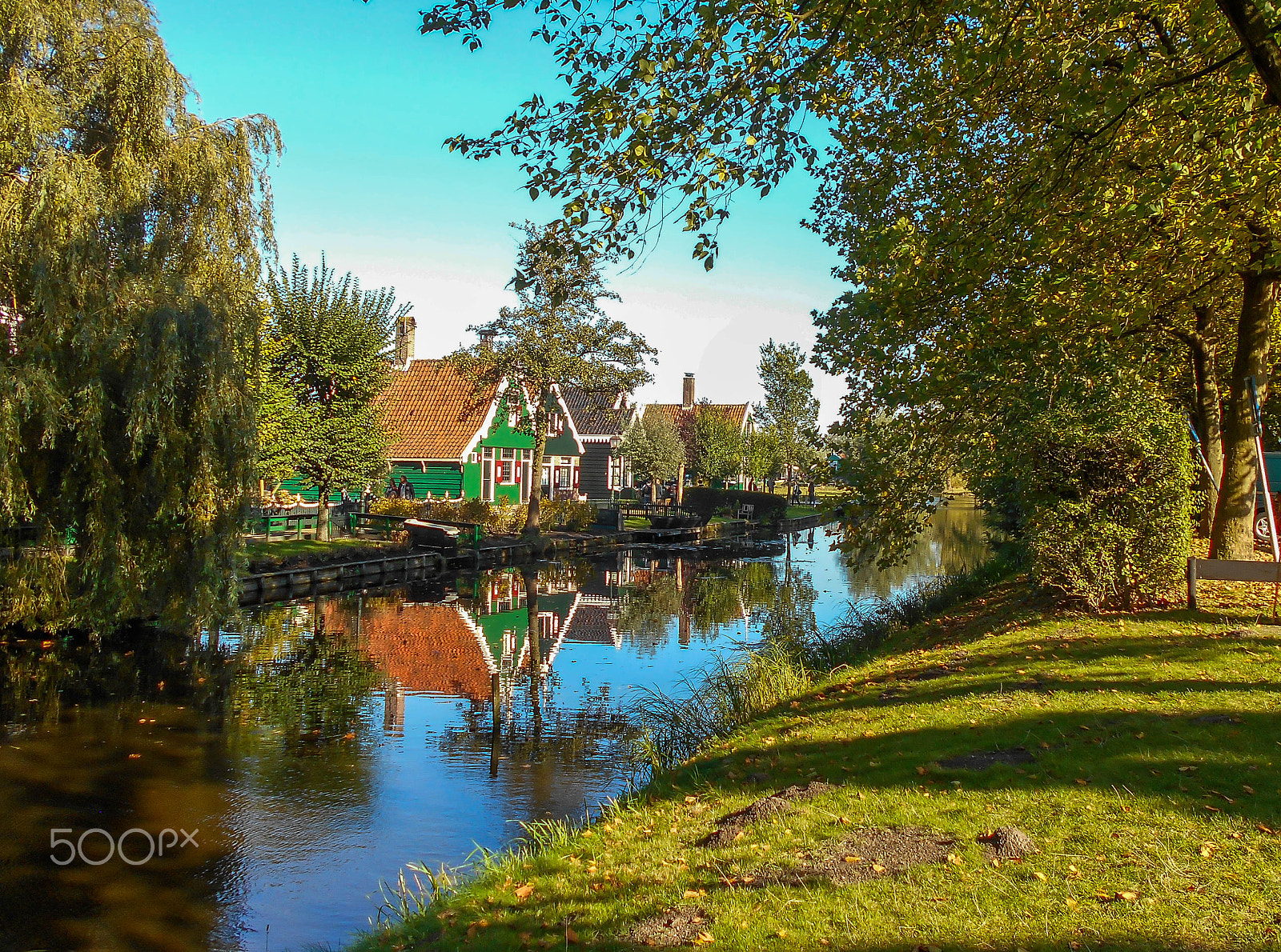 Nikon COOLPIX S2800 sample photo. Zaanse schans reflection photography