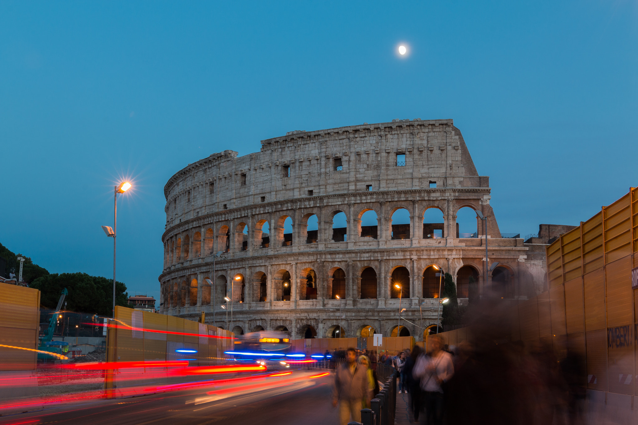 Canon EOS 70D + Canon EF 300mm f/2.8L sample photo. Colosseum photography