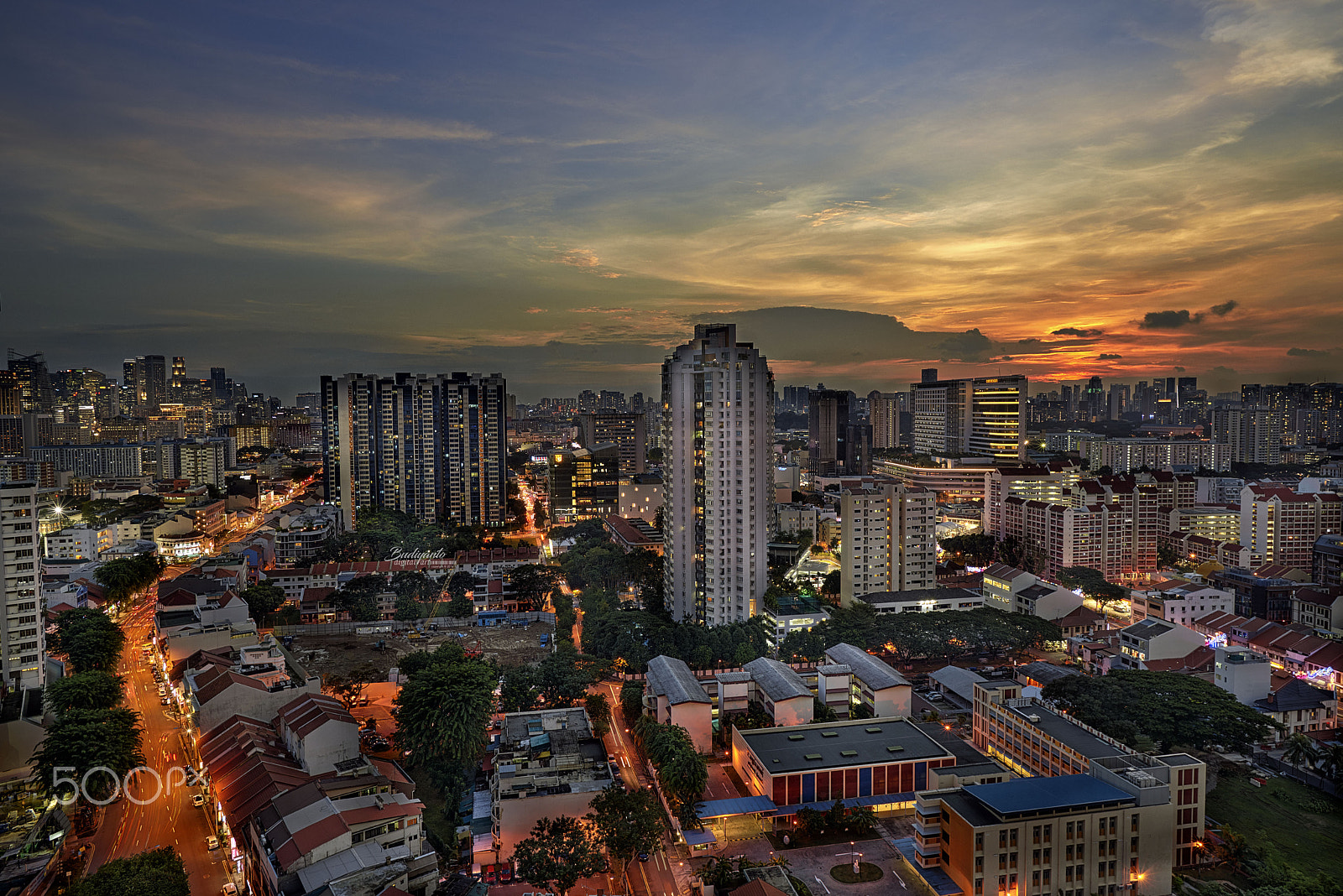 Nikon D610 + Nikon AF-S Nikkor 20mm F1.8G ED sample photo. Evening glow at the city photography