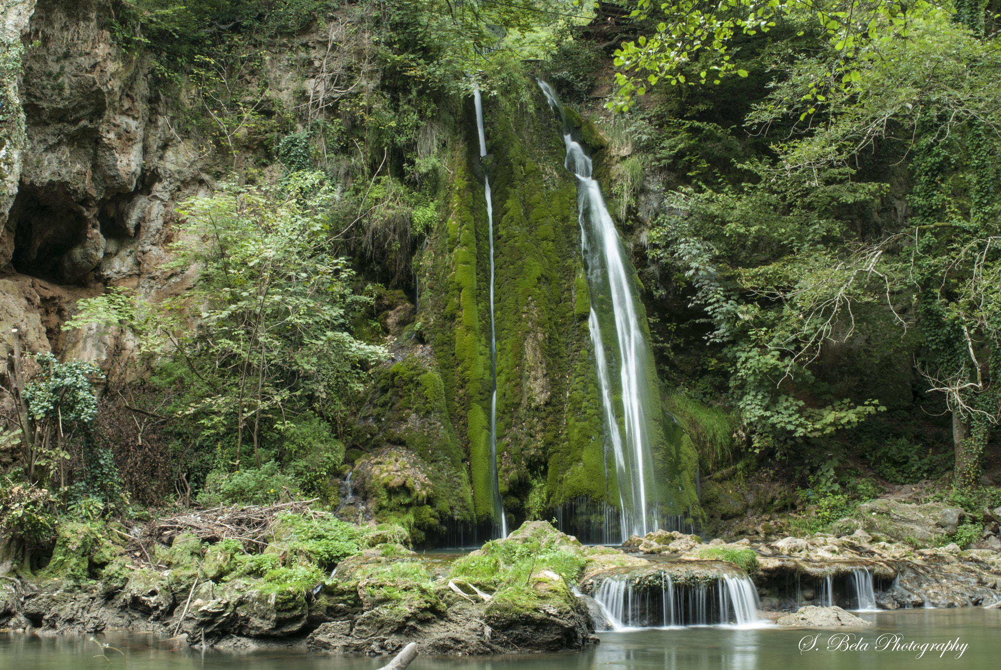 Nikon D80 sample photo. The vadu crisului waterfall photography