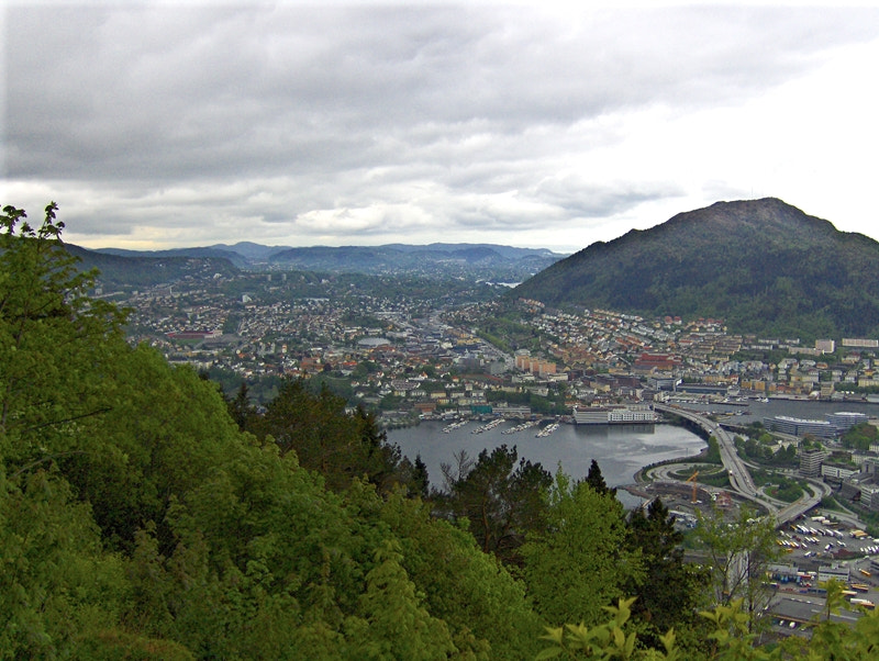 HP PHOTOSMART R927  (V01.00) sample photo. Bergen from floyen photography