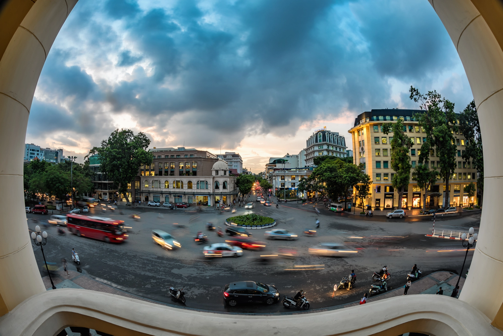 Canon EF 8-15mm F4L Fisheye USM sample photo. My city photography