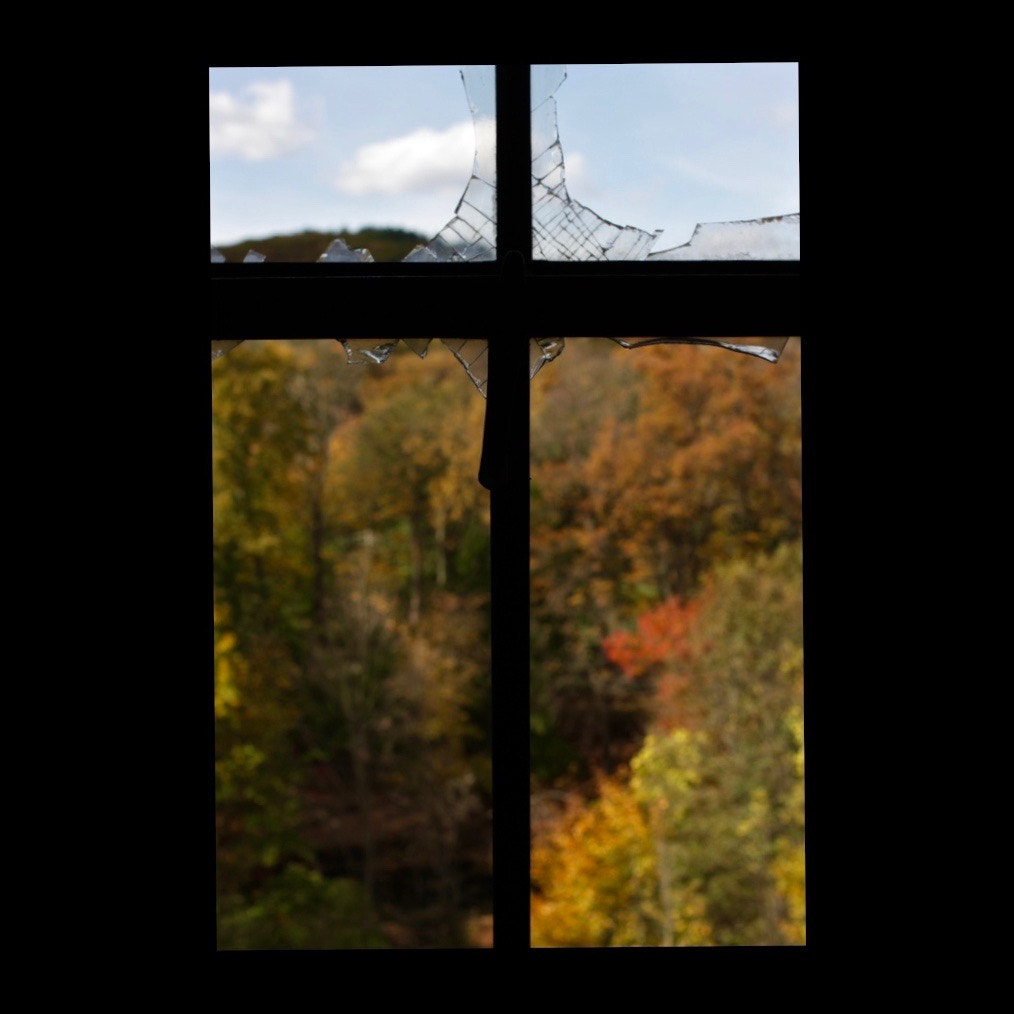 Canon EF 40mm F2.8 STM sample photo. Broken photography