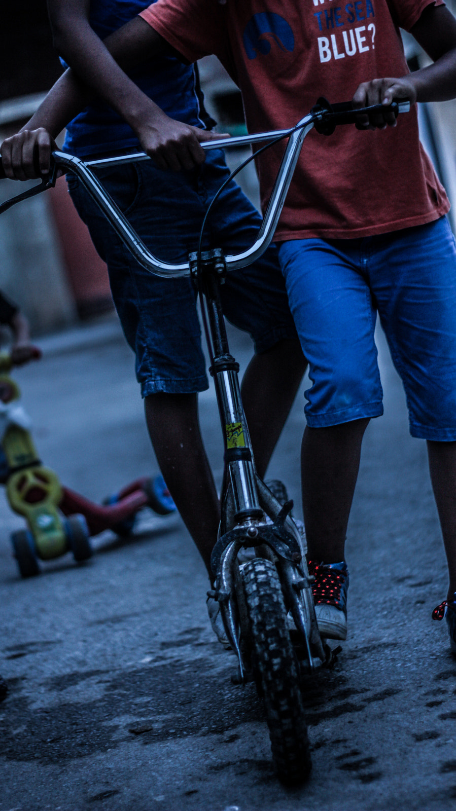 Canon EOS 60D + Canon EF 50mm f/1.8 sample photo. Baby street face #underground photography