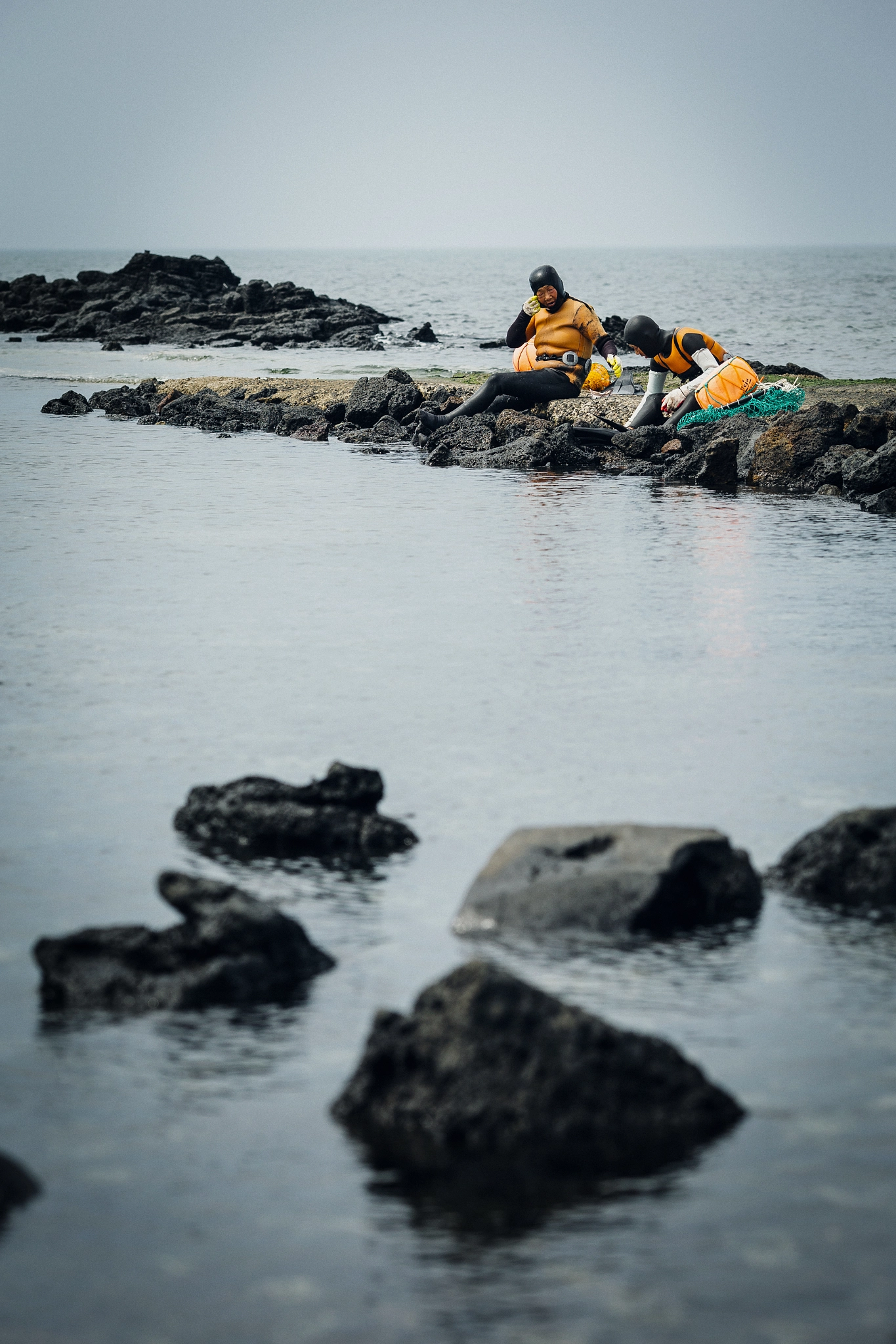 Canon EOS-1D X + Canon EF 135mm F2L USM sample photo. Jeju island women divers photography