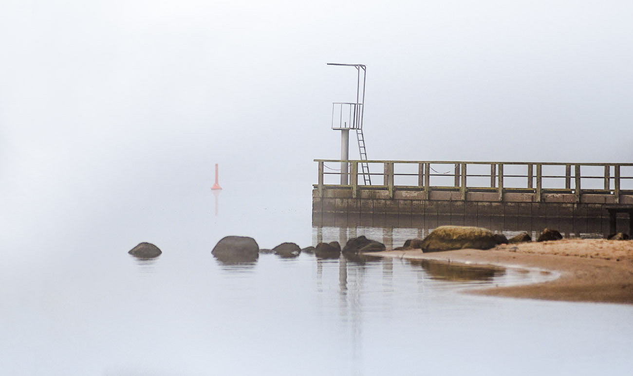 AF Zoom-Nikkor 80-200mm f/2.8 ED sample photo. Baywatch photography