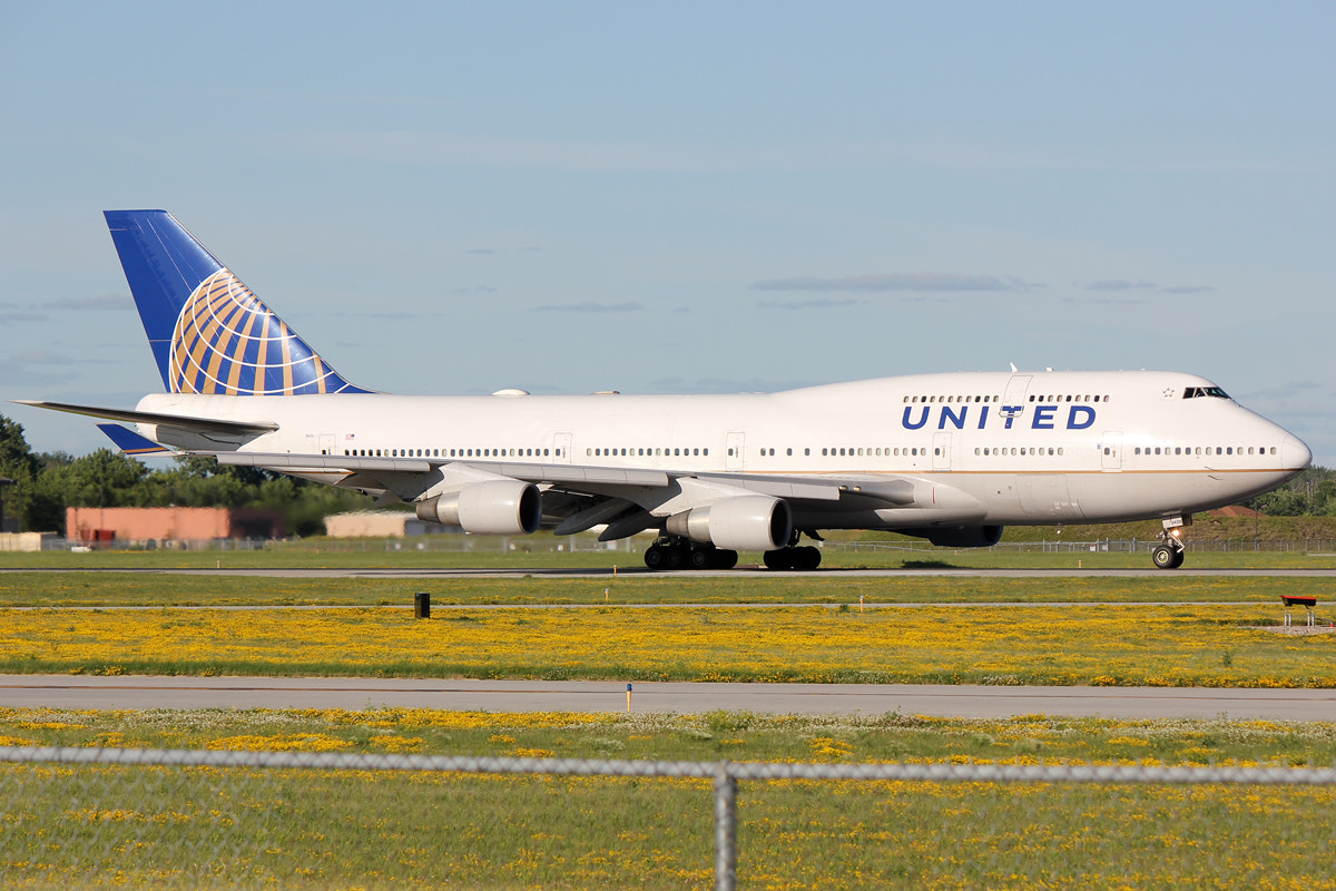 Canon EOS 550D (EOS Rebel T2i / EOS Kiss X4) sample photo. United airlines 747-400 photography