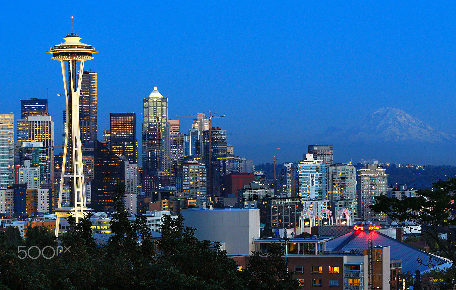 Canon EF 70-200mm F4L IS USM sample photo. Seattle skyline photography