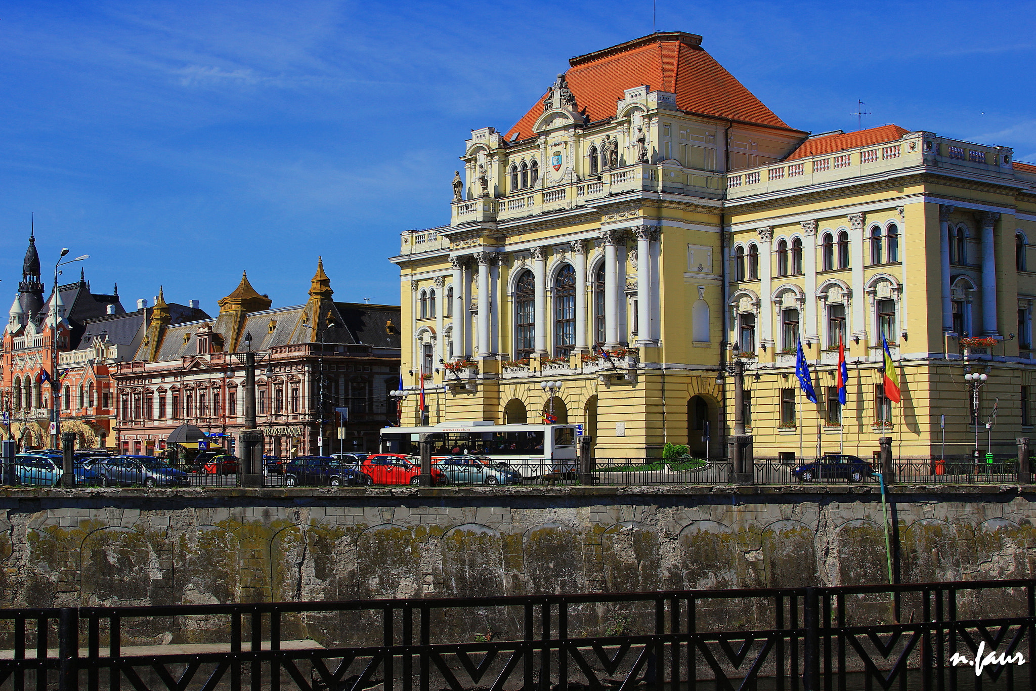 Canon EF 28-135mm F3.5-5.6 IS USM sample photo. Oradea city hall photography