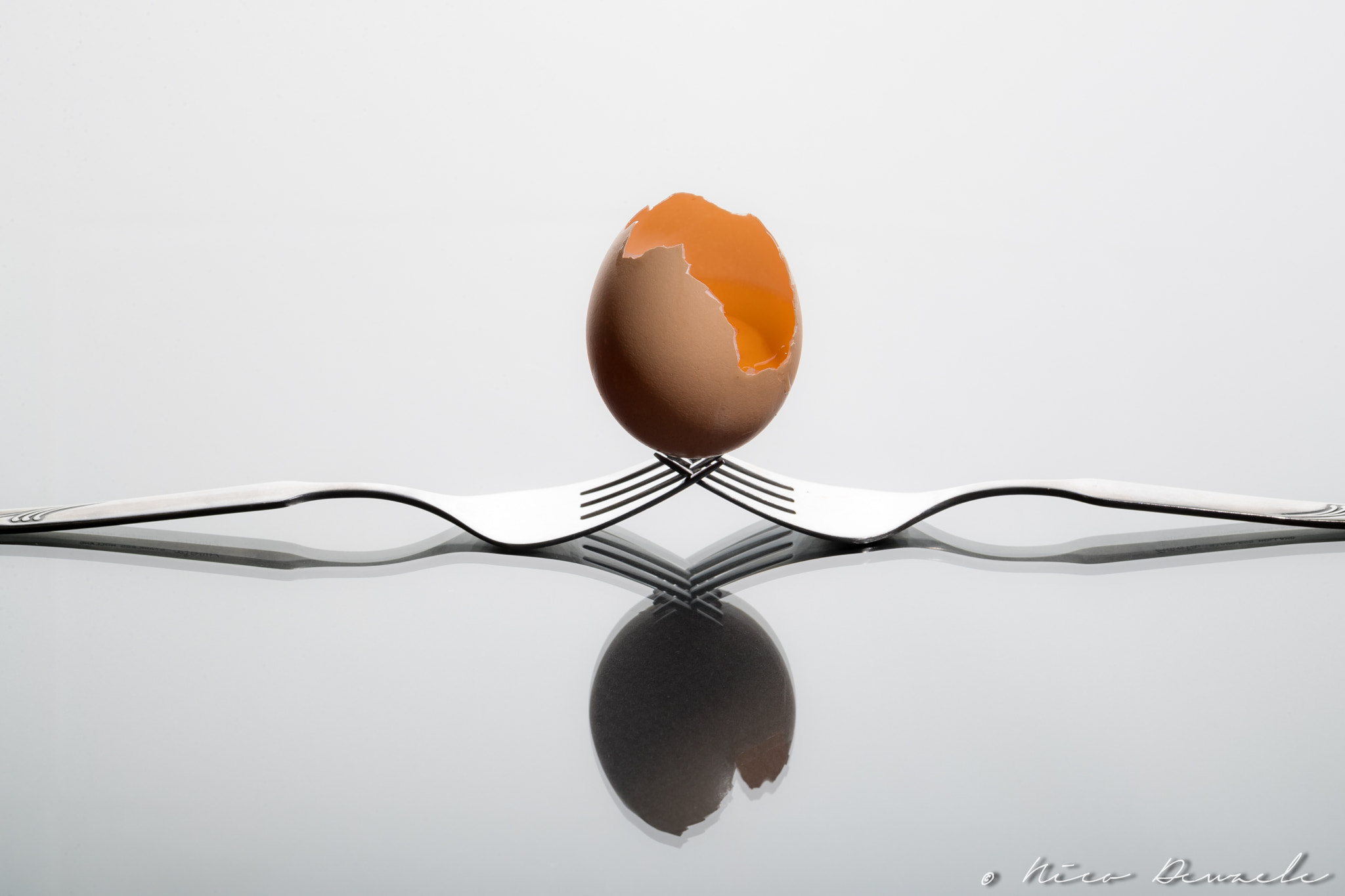 Canon EF 100mm F2.8L Macro IS USM sample photo. Broken egg photography