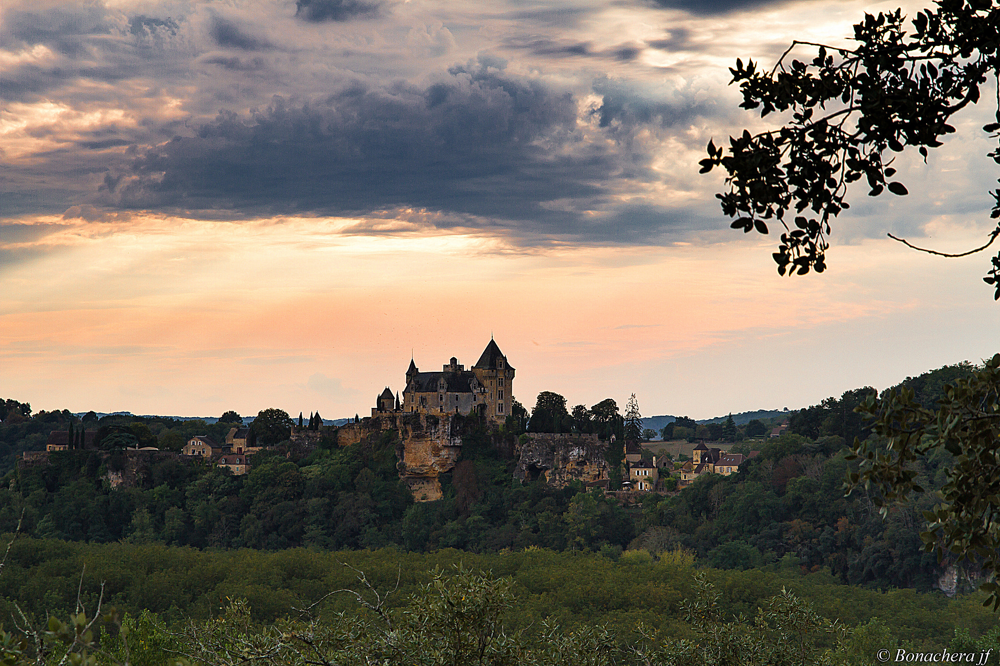 Sigma 17-70mm F2.8-4 DC Macro OS HSM sample photo. Le château de monfort (dordogne) photography