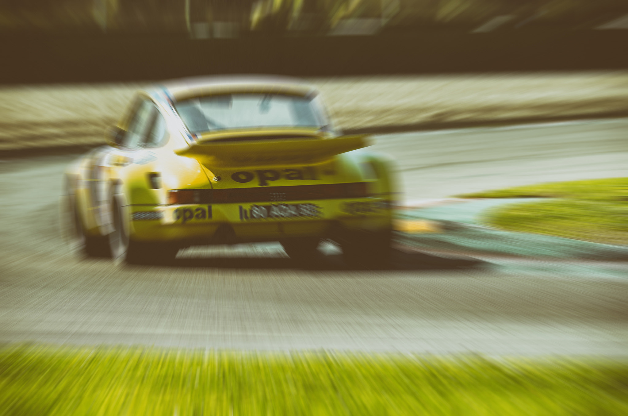 Sigma 150-600mm F5-6.3 DG OS HSM | S sample photo. Porsche 911 rsr 3l photography