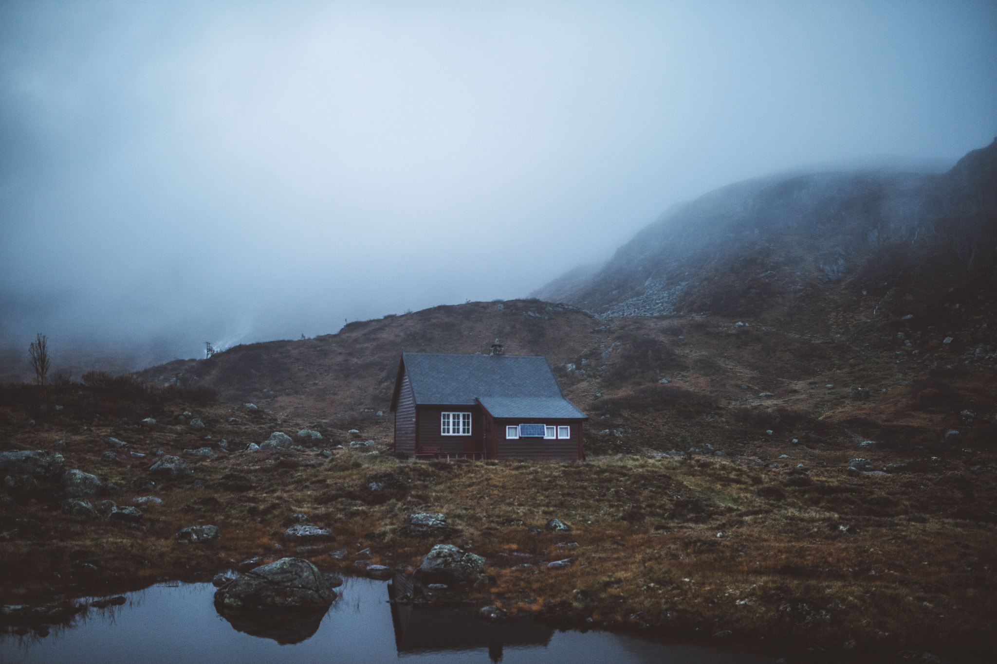 Sigma 35mm F1.4 DG HSM Art sample photo. A cabin for a melancholy soul photography