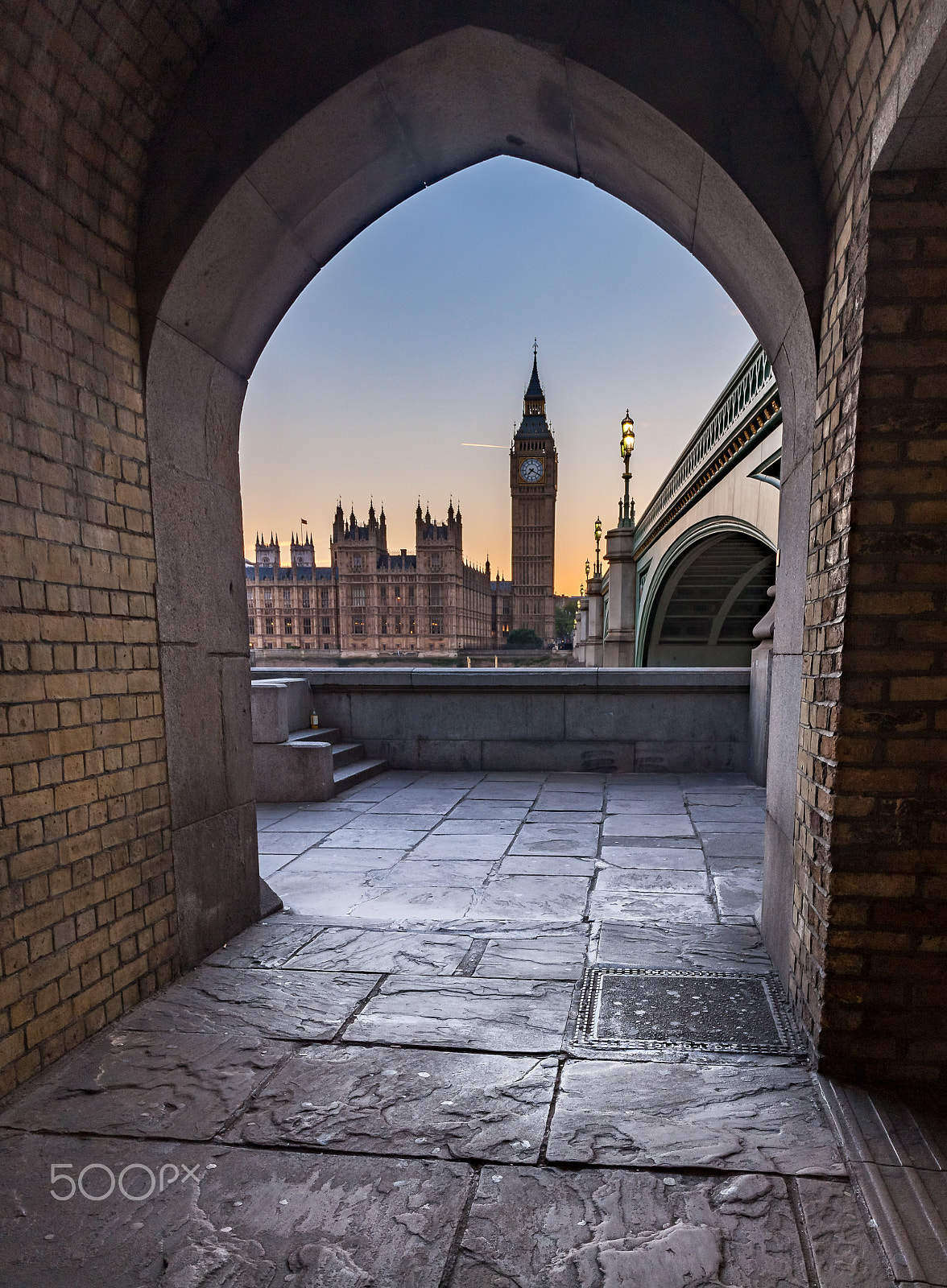 Canon EOS 450D (EOS Rebel XSi / EOS Kiss X2) sample photo. The big ben arch photography