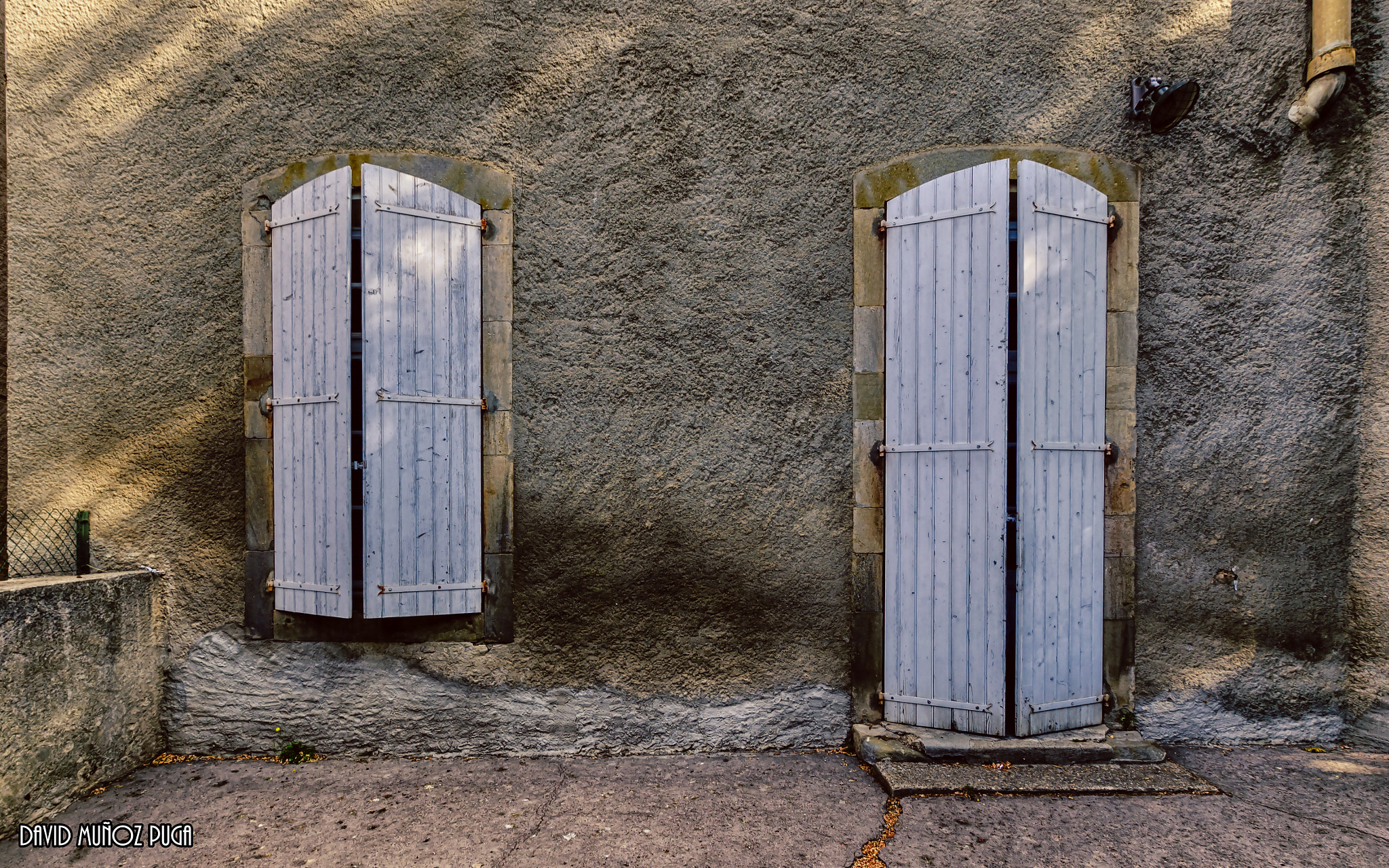 Nikon D5100 + Sigma 10-20mm F3.5 EX DC HSM sample photo. Puerta y ventana. carcassonne. photography