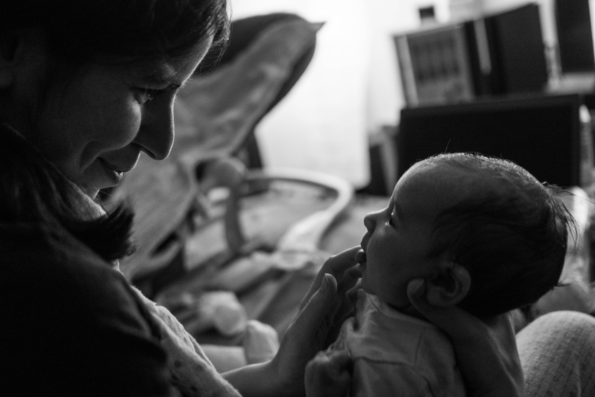 Sony FE 28mm F2 sample photo. Mother and daughter photography