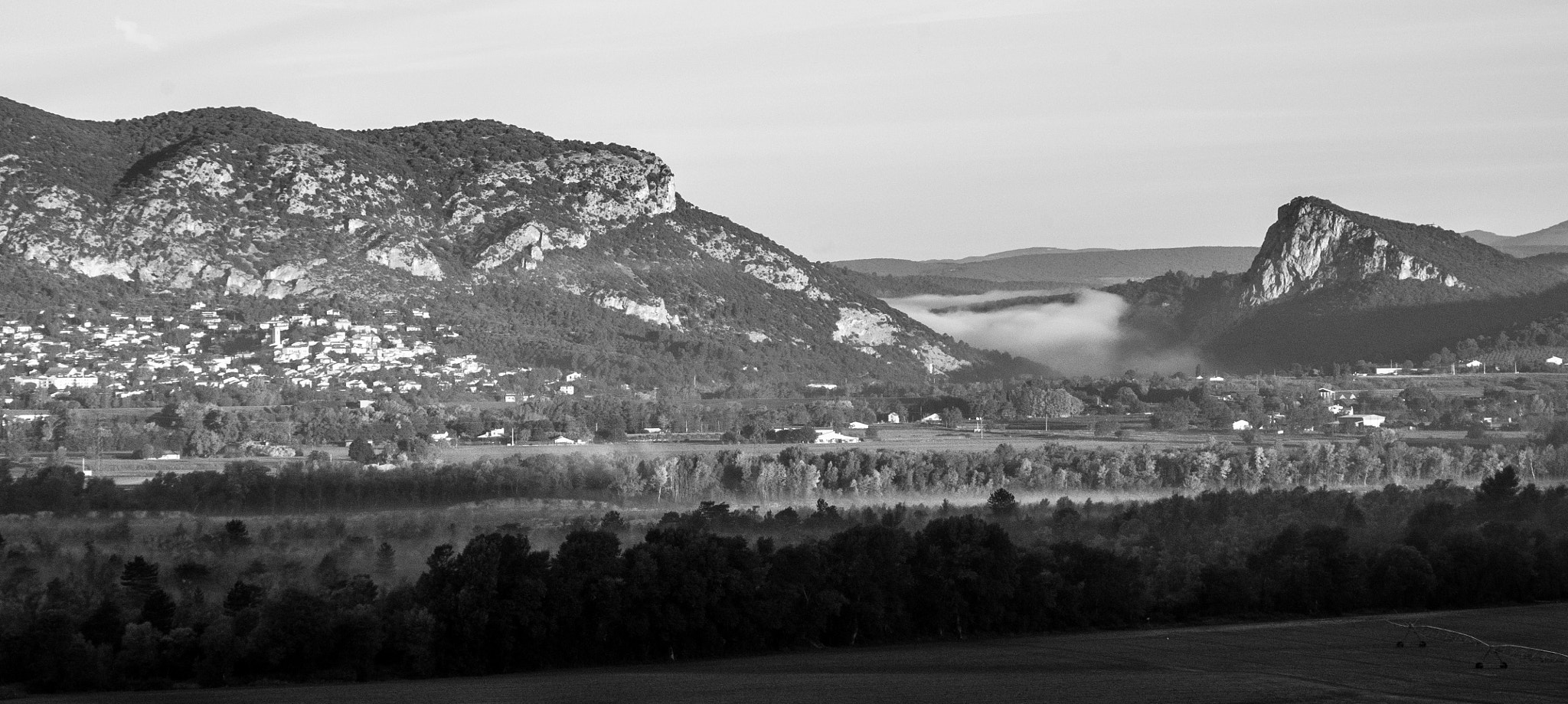 Pentax smc DA 55-300mm F4.0-5.8 ED sample photo. B&w photography