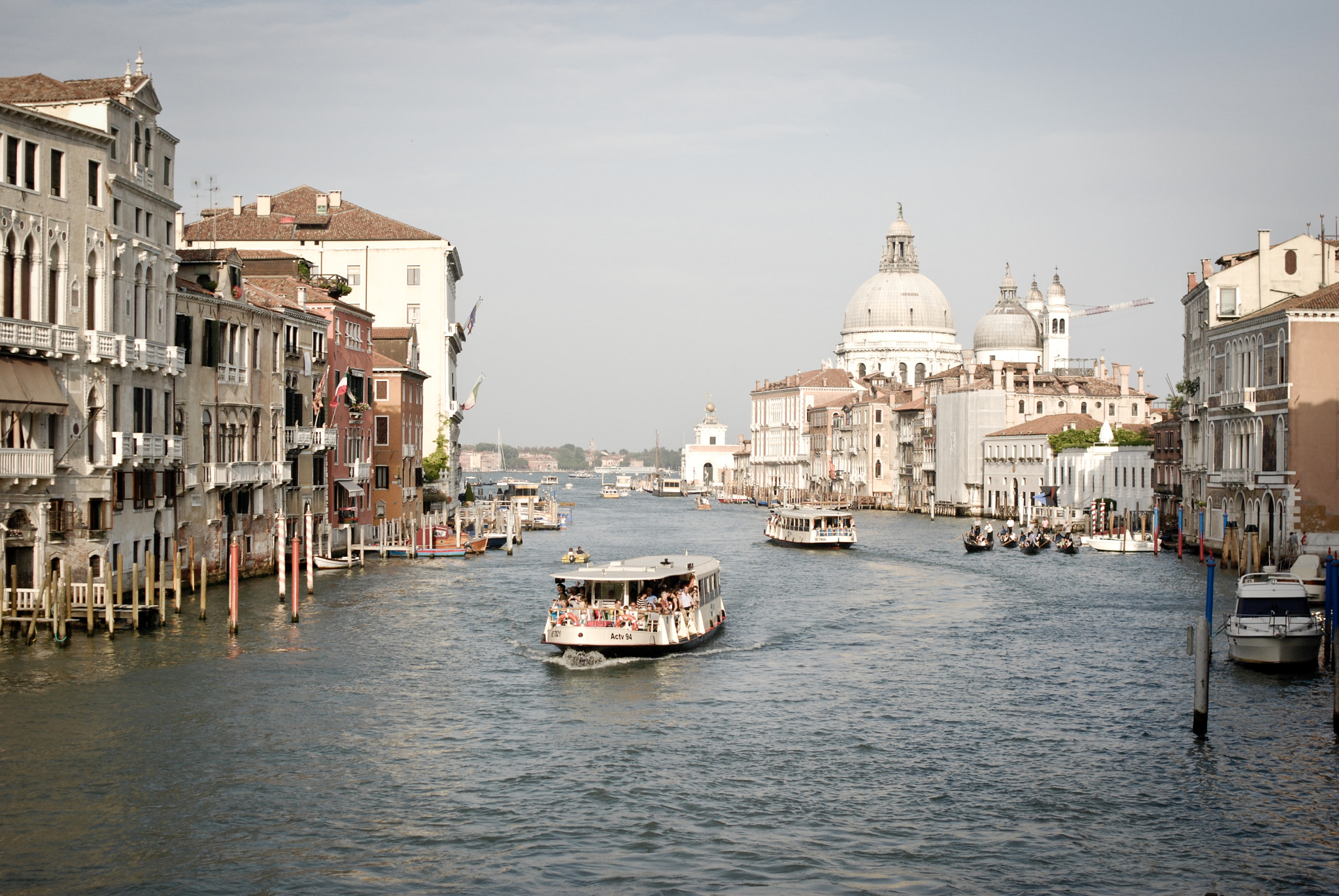 Nikon D80 + Nikon AF Nikkor 35mm F2D sample photo. Grand canal venice photography