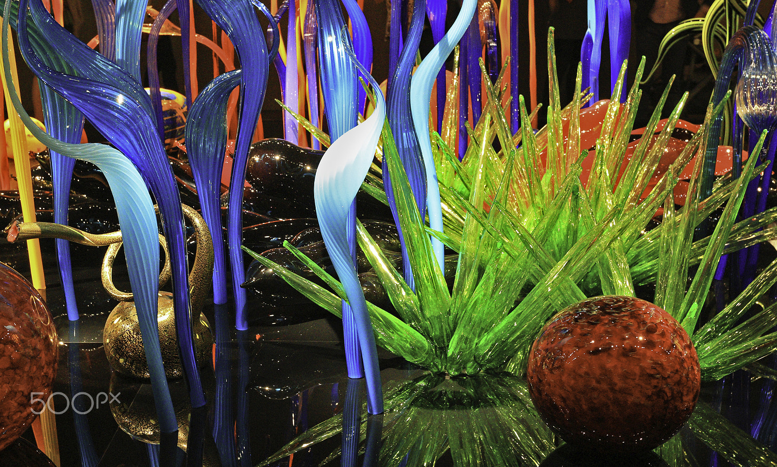 Canon EOS 700D (EOS Rebel T5i / EOS Kiss X7i) + Canon EF 17-40mm F4L USM sample photo. Chihuly -garden and glass -seattle photography