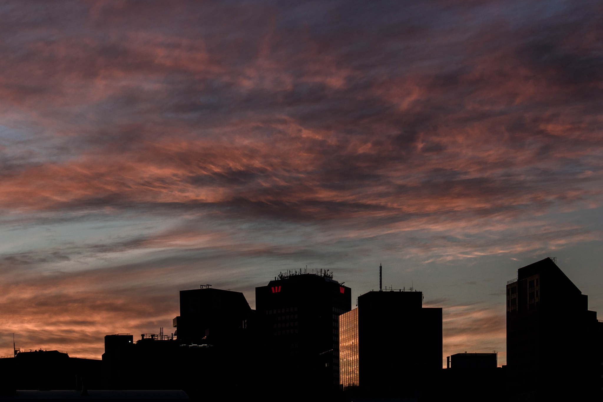 Canon EOS 750D (EOS Rebel T6i / EOS Kiss X8i) sample photo. Warm nights photography