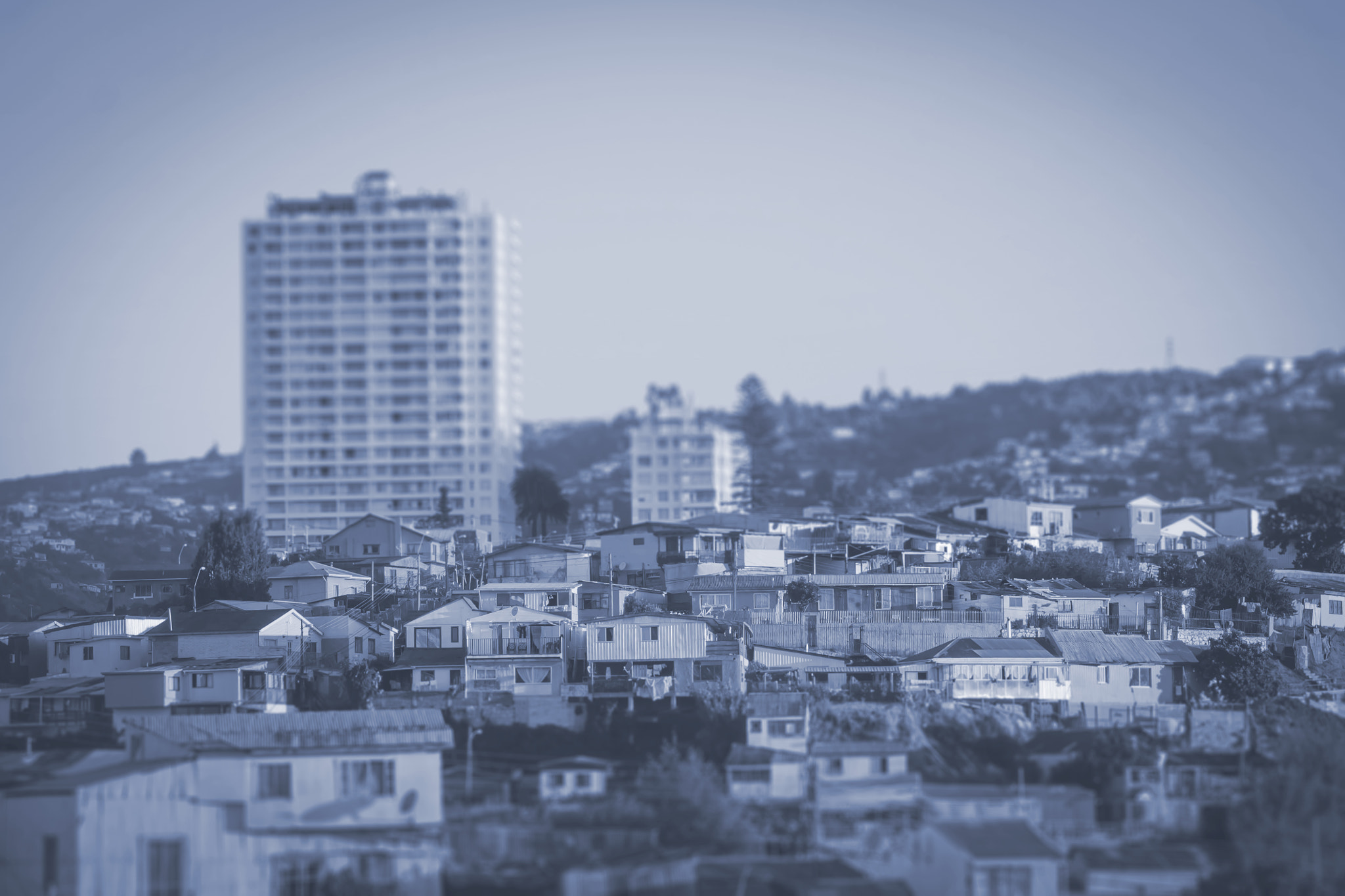Canon EF-S 55-250mm F4-5.6 IS sample photo. Mute city photography