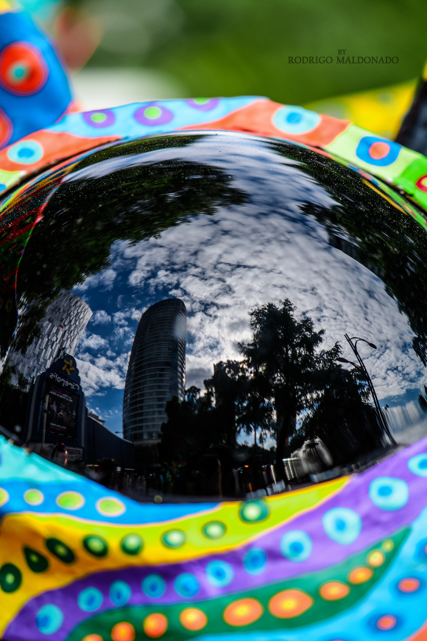 Nikon AF-S DX Micro-Nikkor 85mm F3.5G ED VR sample photo. Reflection of a city (architecture alebrije). photography