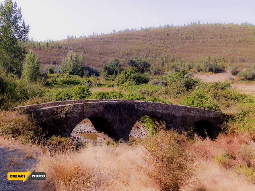 Olympus SP-820UZ sample photo. Roman bridge photography