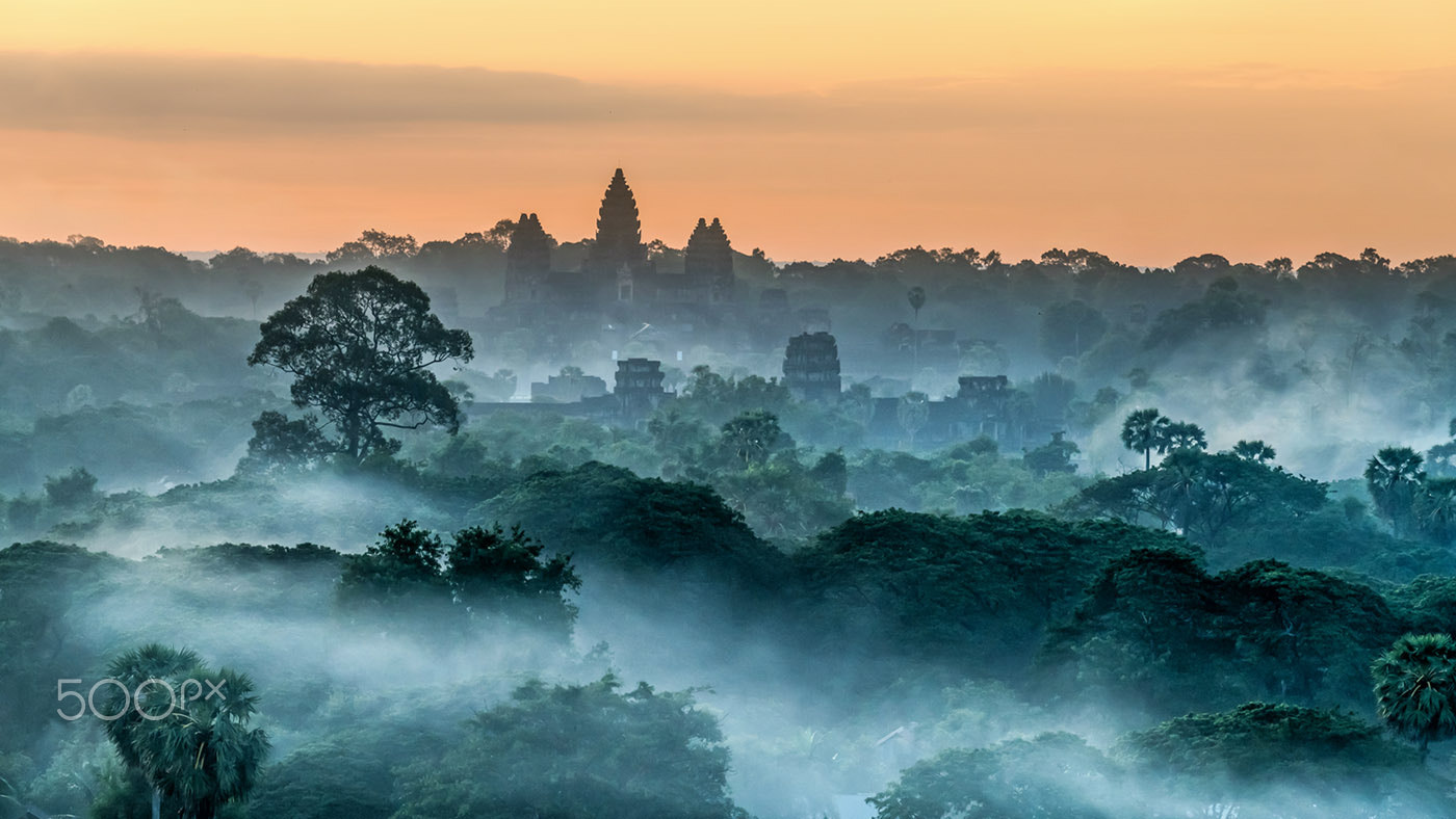 Sony a7R II + Minolta/Sony AF 70-200mm F2.8 G sample photo. City of secrets (angkor wat) photography