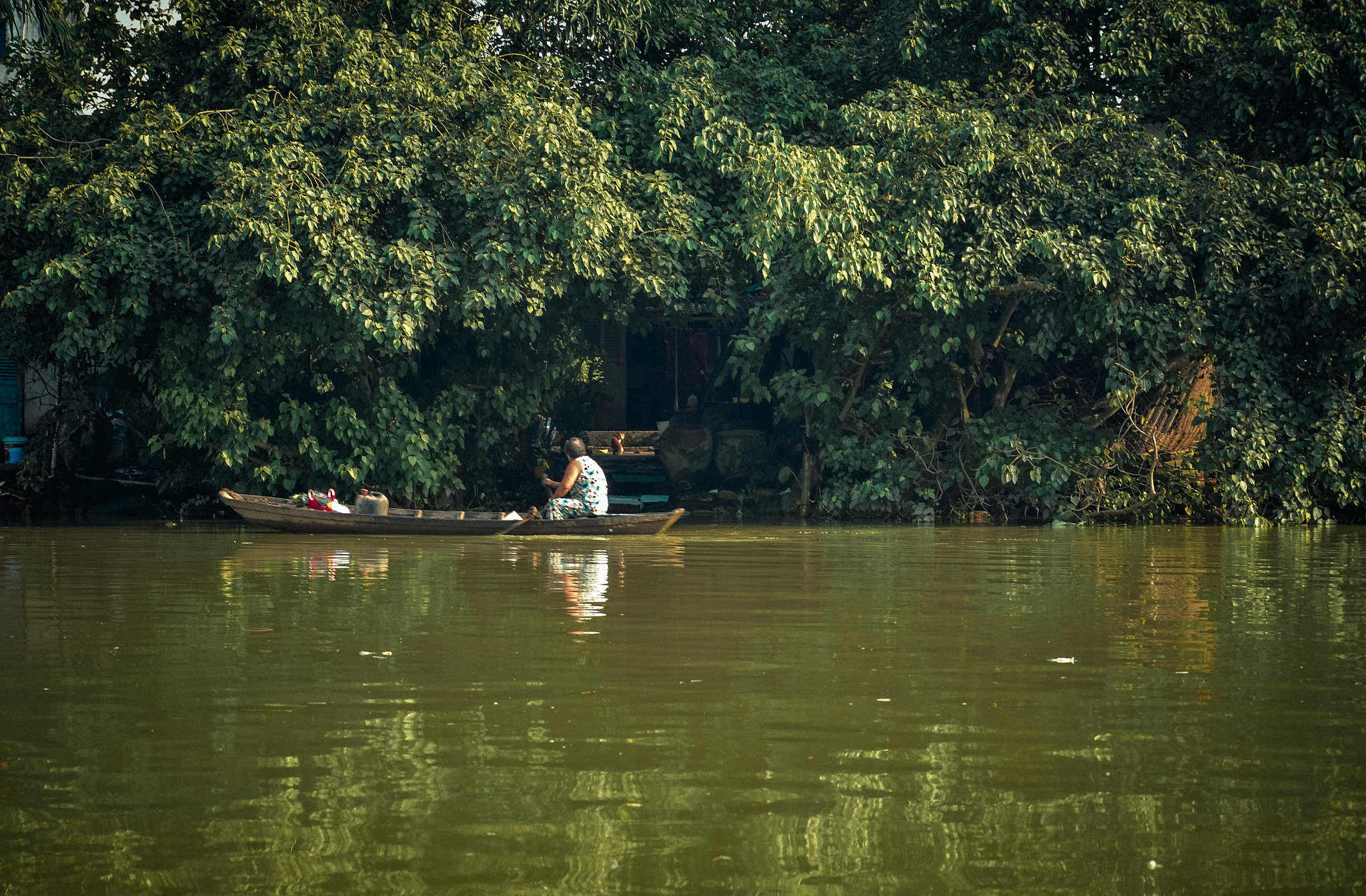 Nikon D7000 + AF Nikkor 70-210mm f/4-5.6D sample photo. Lặng lẽ photography