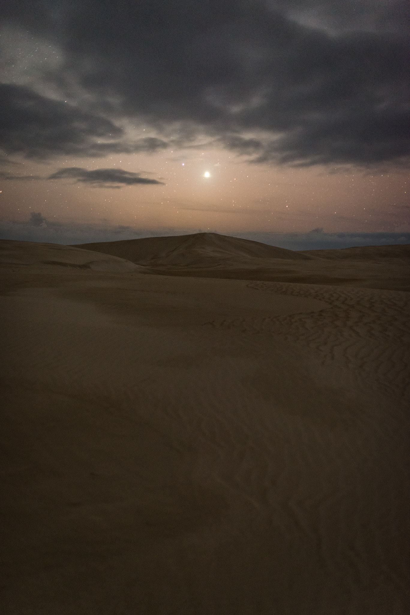 Nikon D800E + Sigma 35mm F1.4 DG HSM Art sample photo. Venus and dunes photography