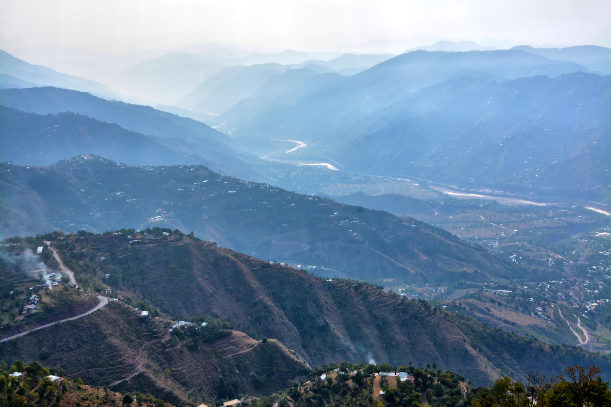Sigma 18-250mm F3.5-6.3 DC Macro OS HSM sample photo. View from pirchinasi road photography