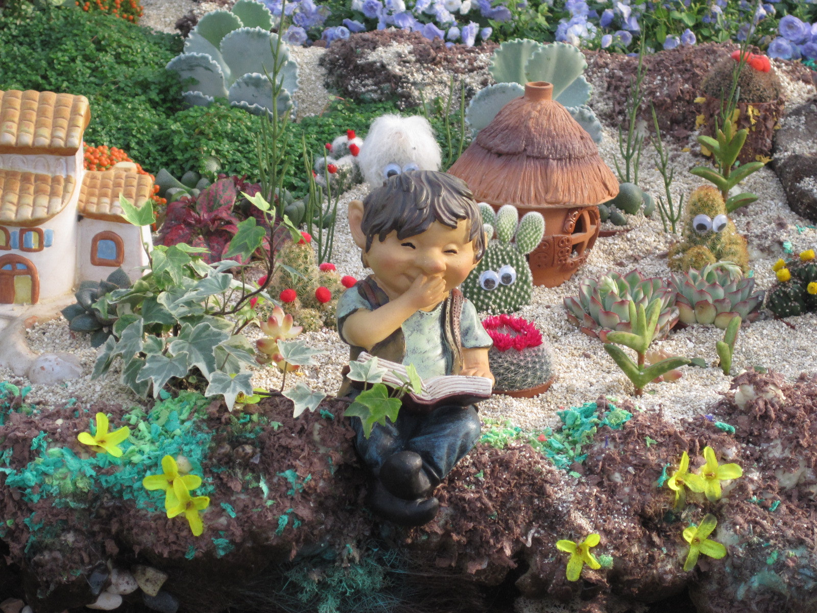 Canon PowerShot SD1200 IS (Digital IXUS 95 IS / IXY Digital 110 IS) sample photo. Fictional characters photography