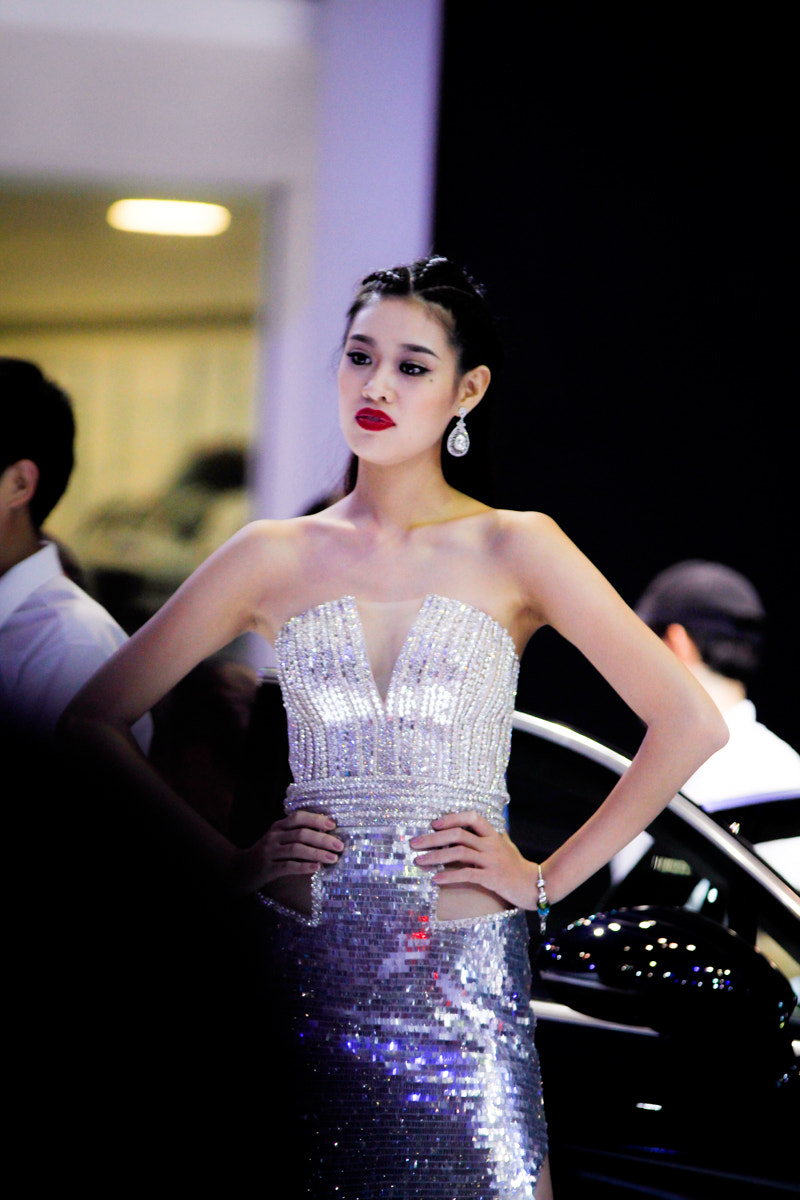 Canon EF 70-200mm F2.8L USM sample photo. Vietnam's girls moto show photography