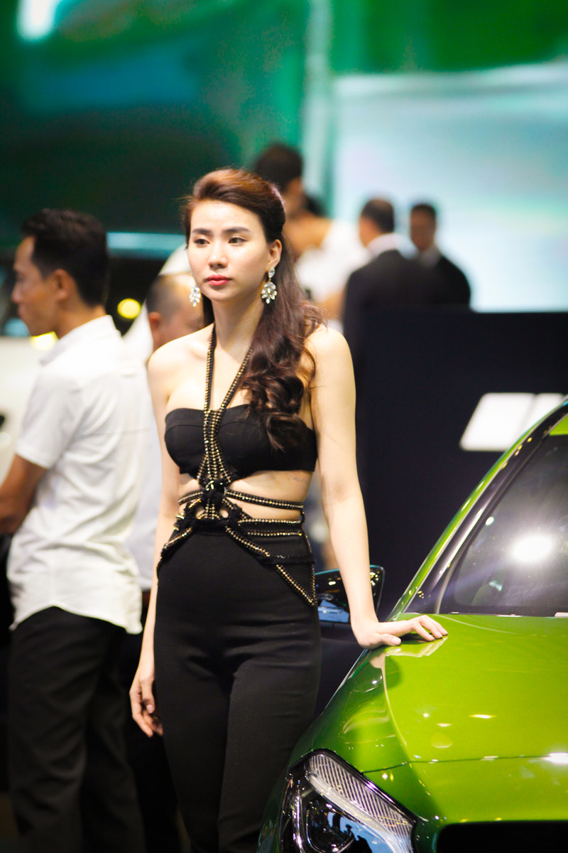 Canon EF 70-200mm F2.8L USM sample photo. Vietnam's girls moto show photography