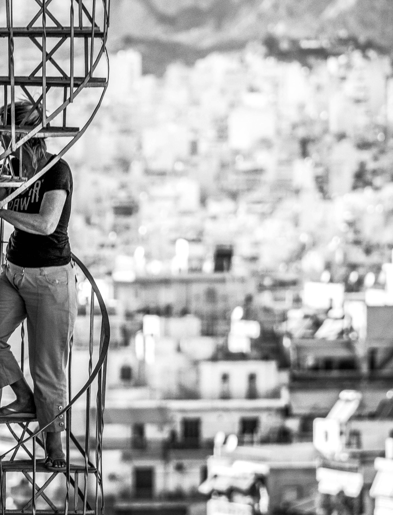 Canon EF 75-300mm f/4-5.6 USM sample photo. The stairway photography