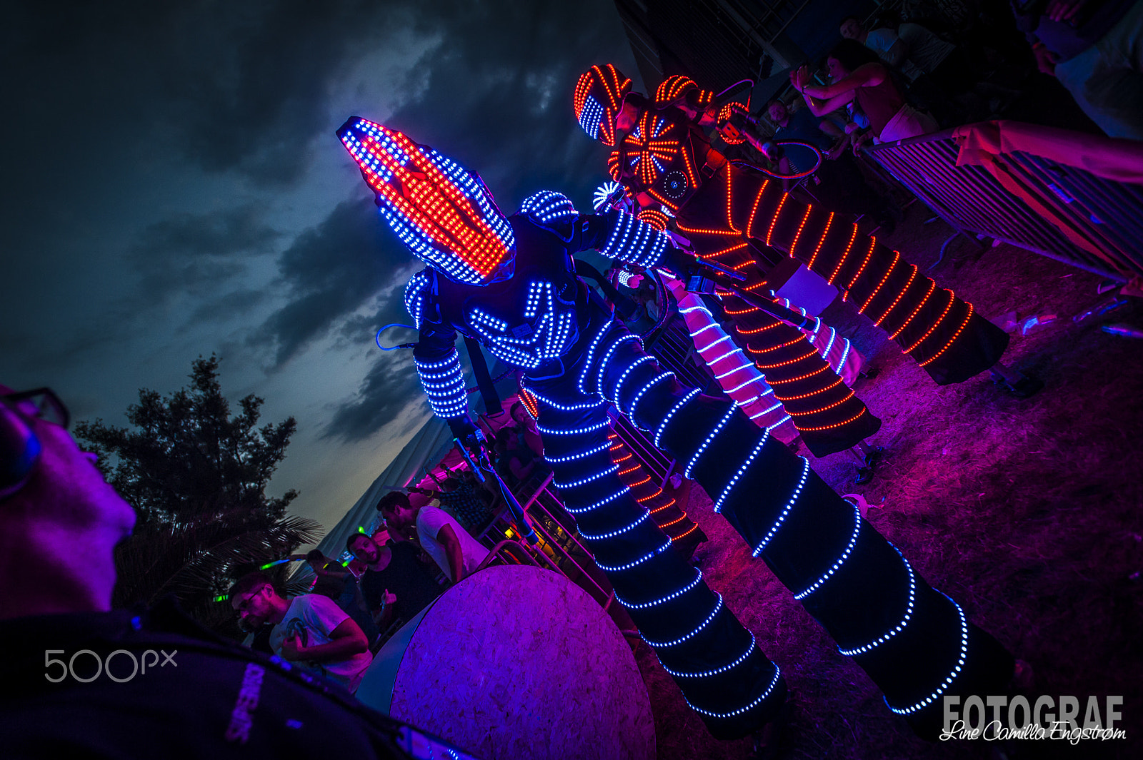 Nikon AF-S Nikkor 17-35mm F2.8D ED-IF sample photo. Lightning man the robot photography