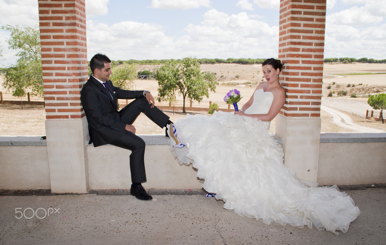 Nikon D3000 sample photo. Surprise with your shoes! photography
