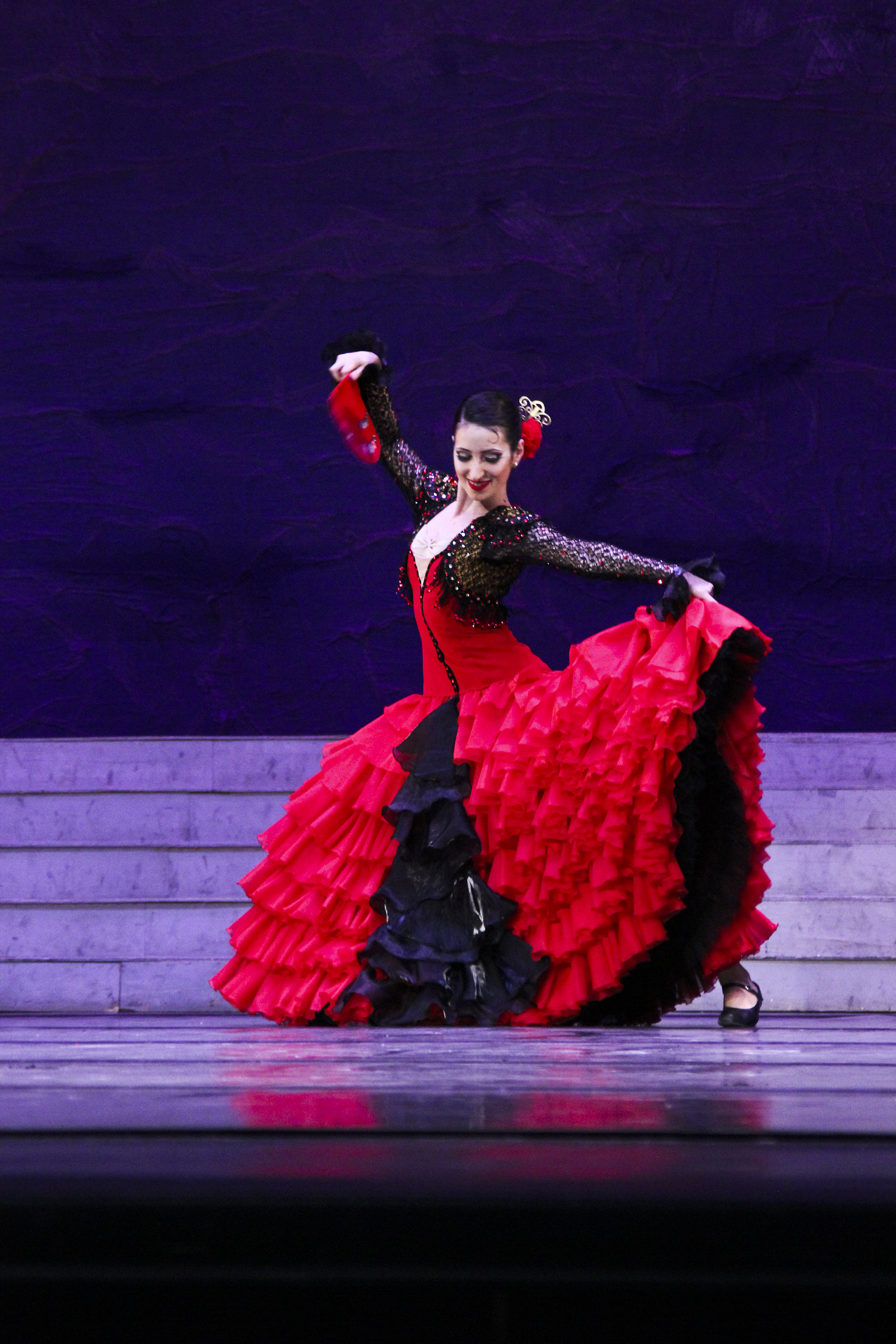 Canon EF 35-135mm f/4-5.6 USM sample photo. Theater dancer  photography