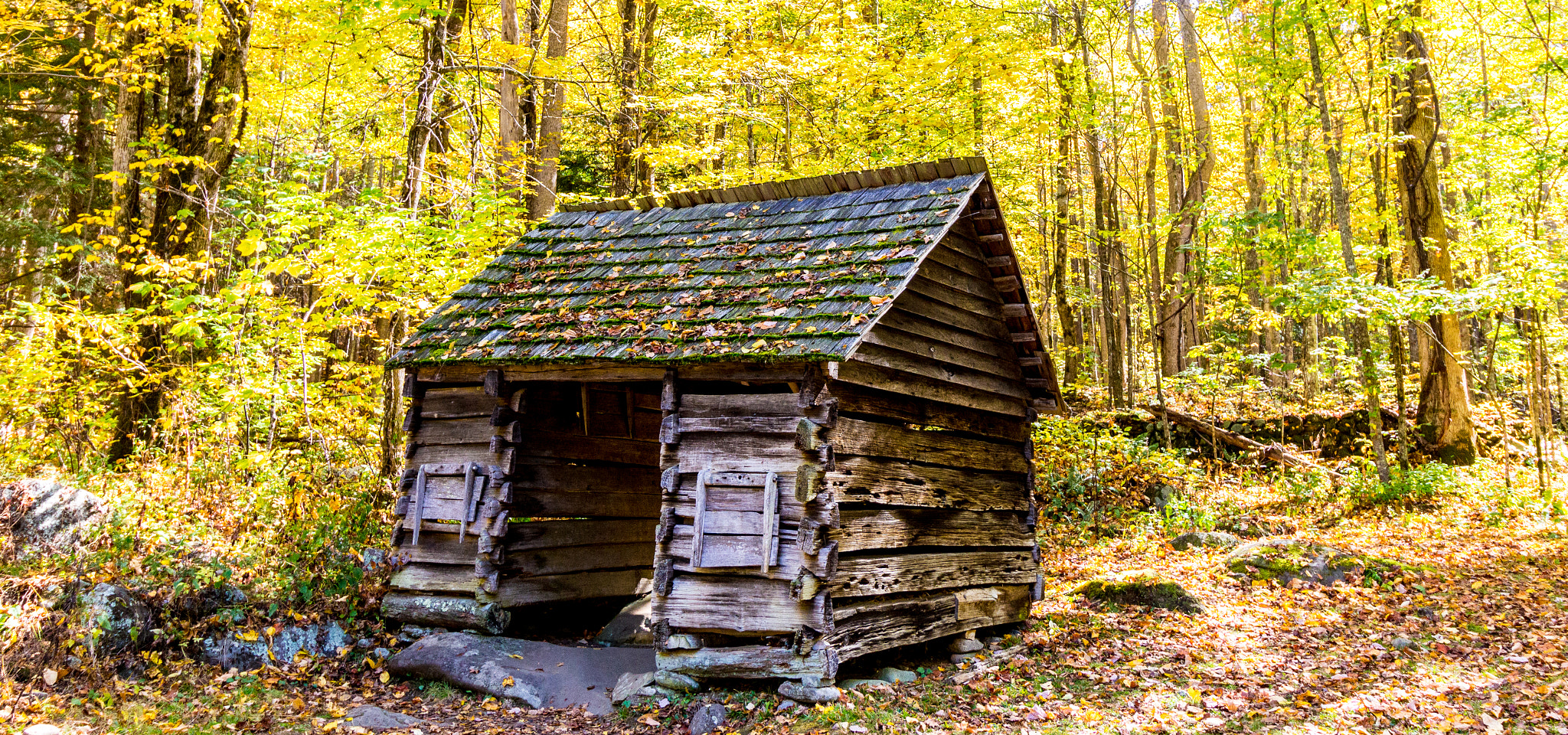 Canon EOS M sample photo. Fall barn photography
