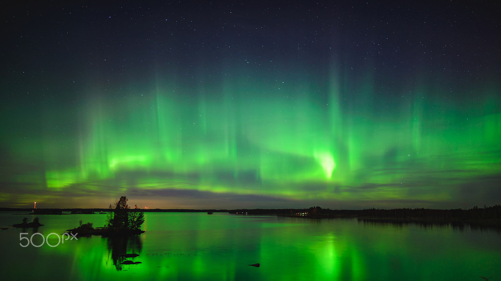 Samyang 12mm F2.8 ED AS NCS Fisheye sample photo. Auroras photography