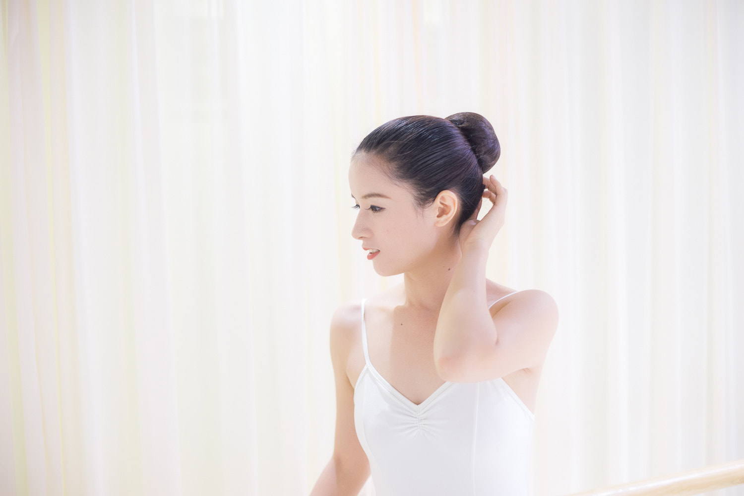 Sony a99 II + Sony 50mm F1.4 sample photo. A ballerinar at rest photography