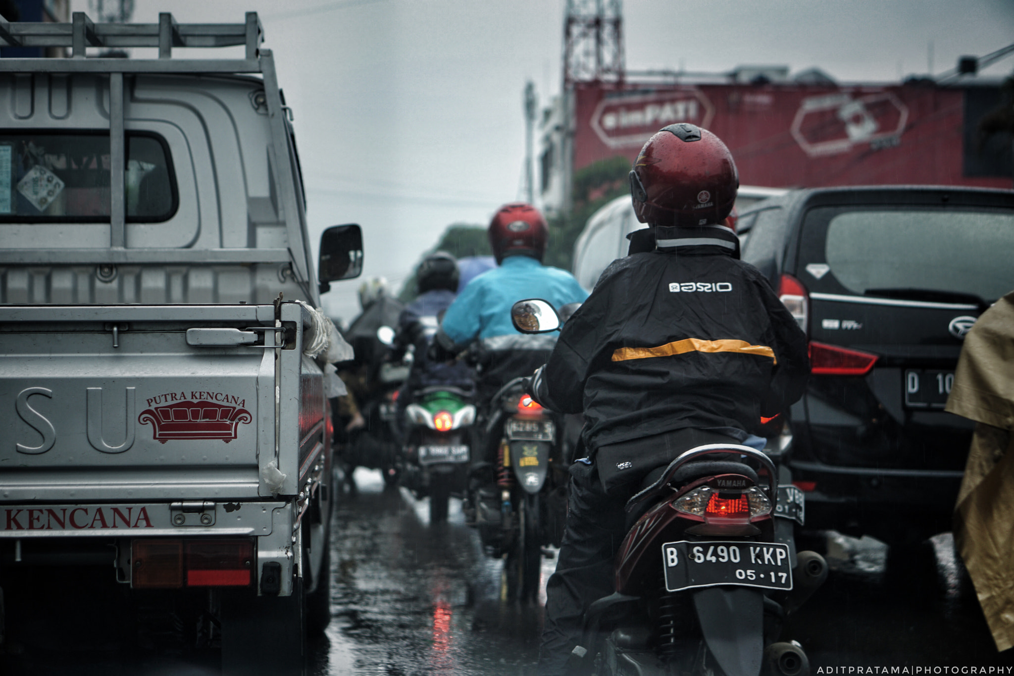 Sony E 50mm F1.8 OSS sample photo. Traffic photography