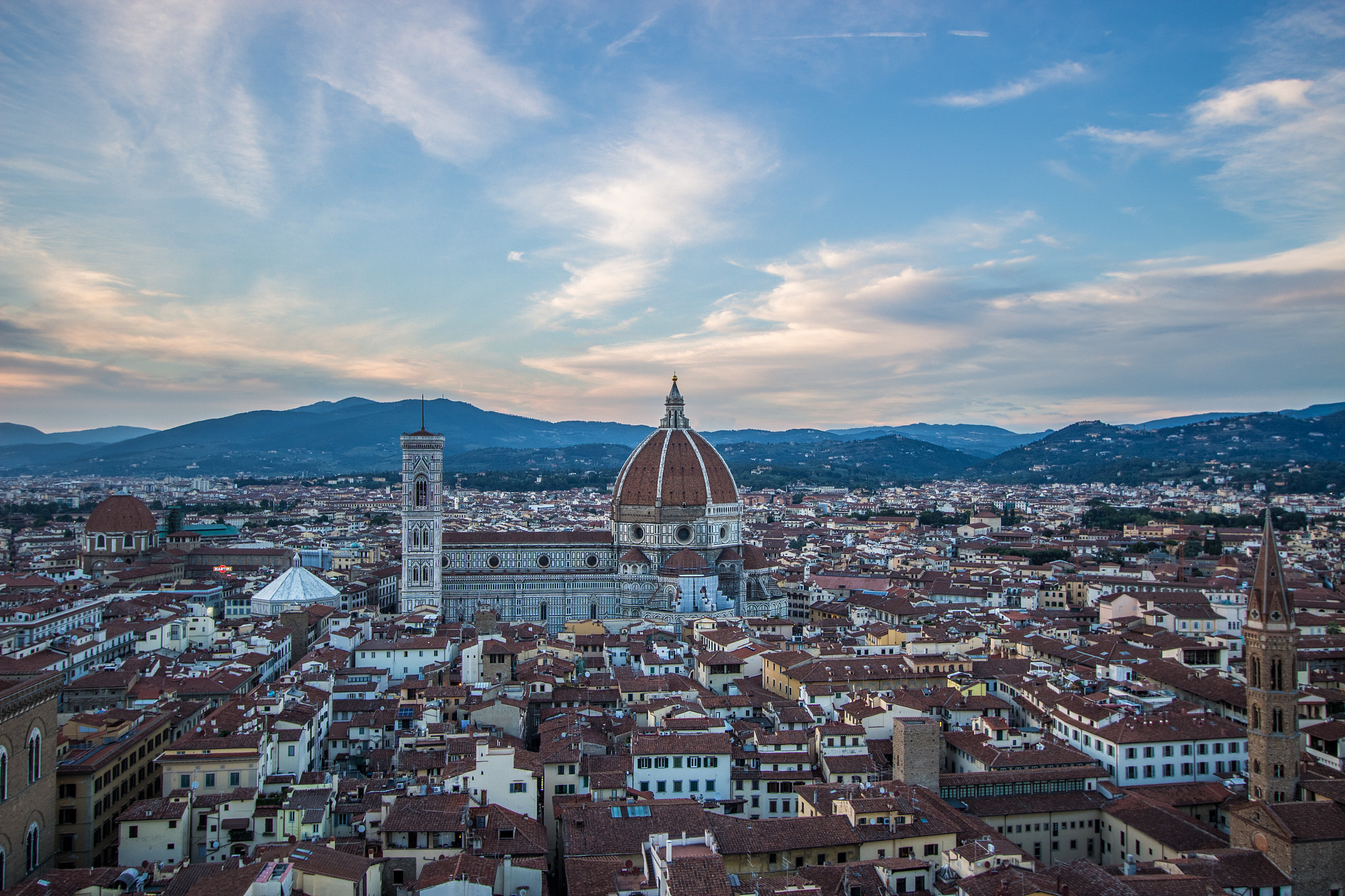 Canon EOS 100D (EOS Rebel SL1 / EOS Kiss X7) + Canon EF-S 10-22mm F3.5-4.5 USM sample photo. A florentine sunset photography