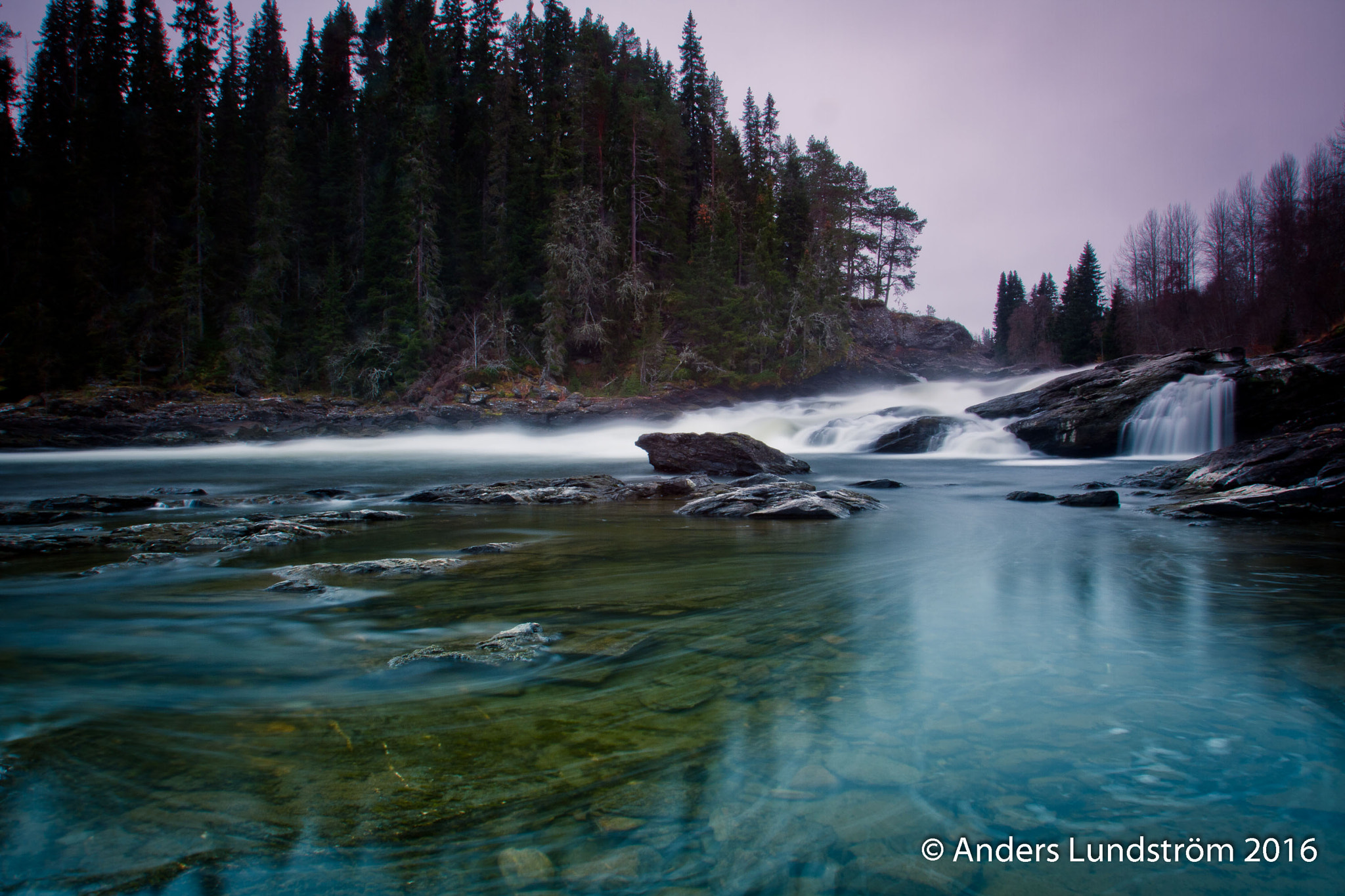 Canon EOS 7D + Canon EF 16-35mm F2.8L USM sample photo. Ett försök att fånga det grådassiga höstvädret nere vid nylandsforsen i indalsälven. photography