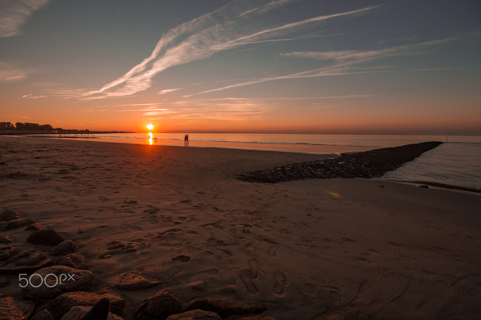 Canon EOS 650D (EOS Rebel T4i / EOS Kiss X6i) + Sigma 10-20mm F4-5.6 EX DC HSM sample photo. Sunset beach photography