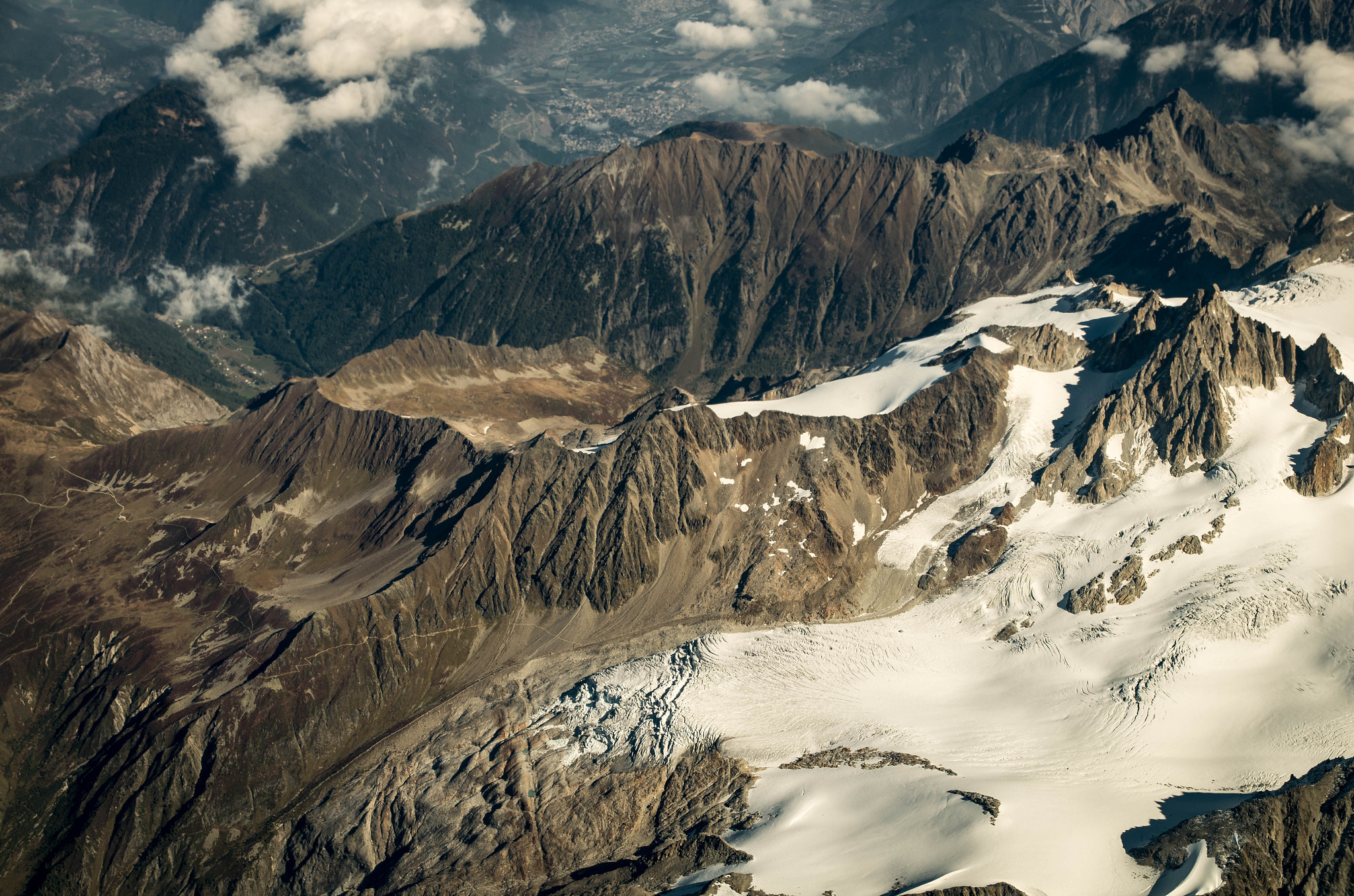 Sigma 17-70mm F2.8-4 DC Macro HSM | C sample photo. Alpine fly-by photography